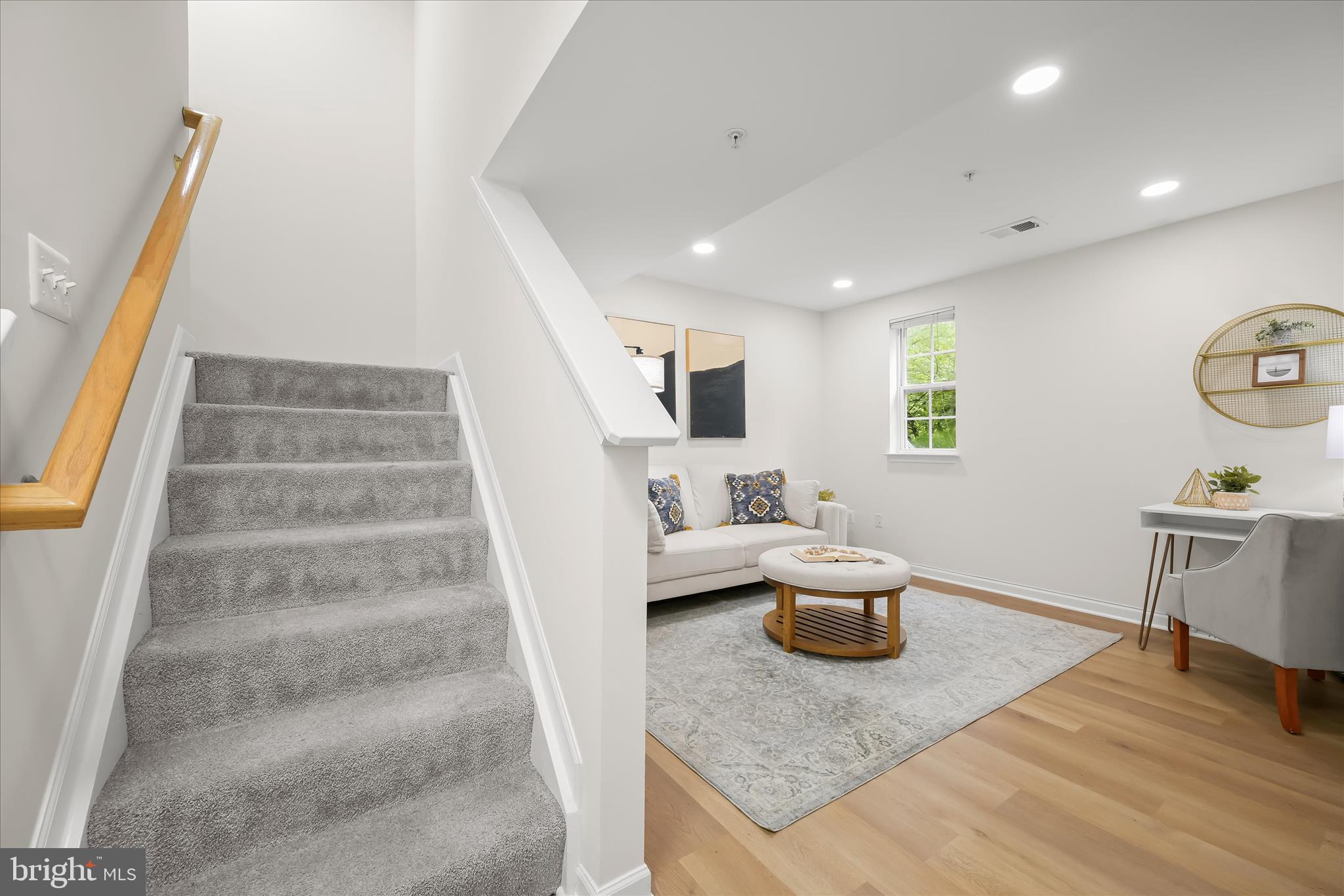RIVER HILL - Residential