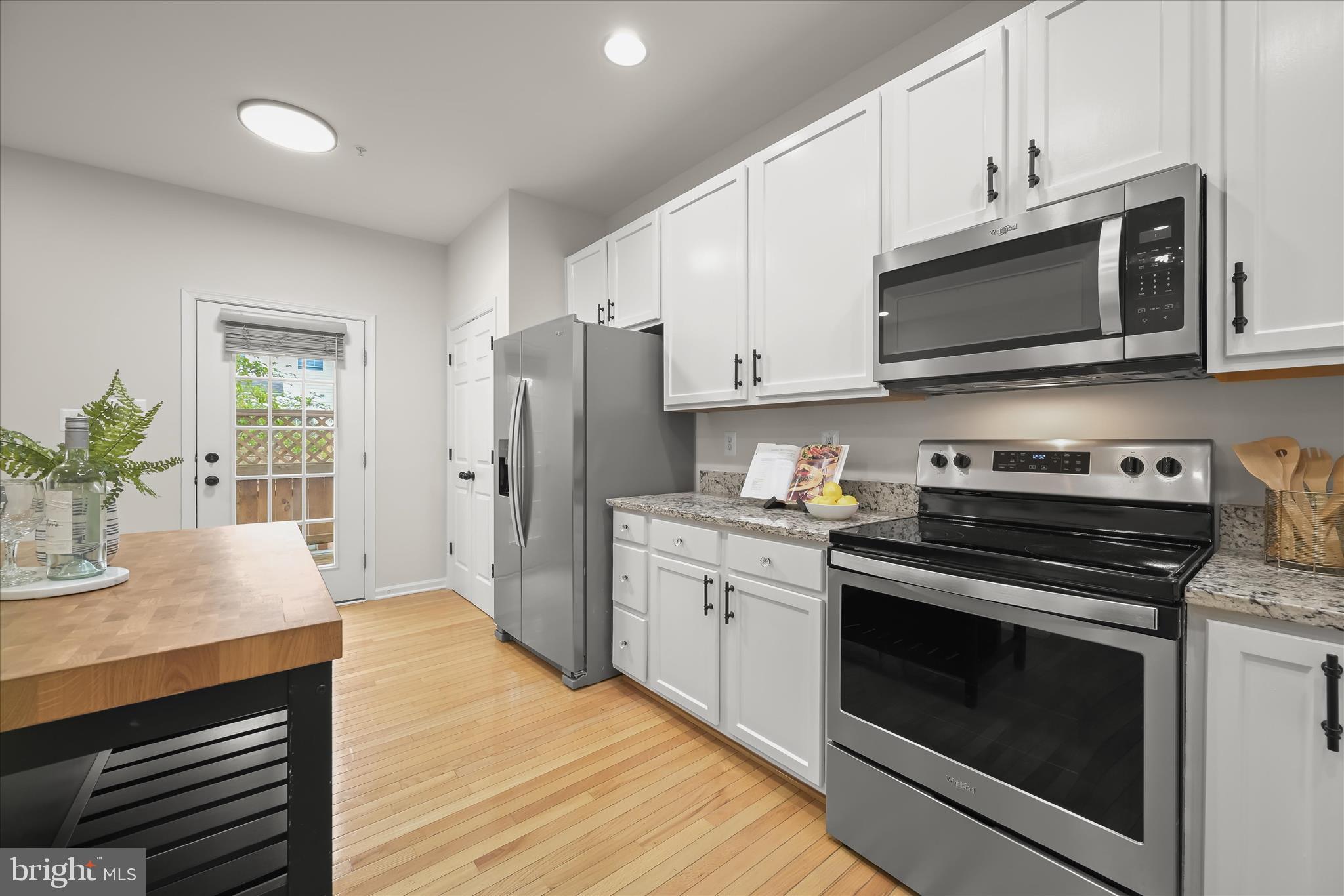 RIVER HILL - Residential
