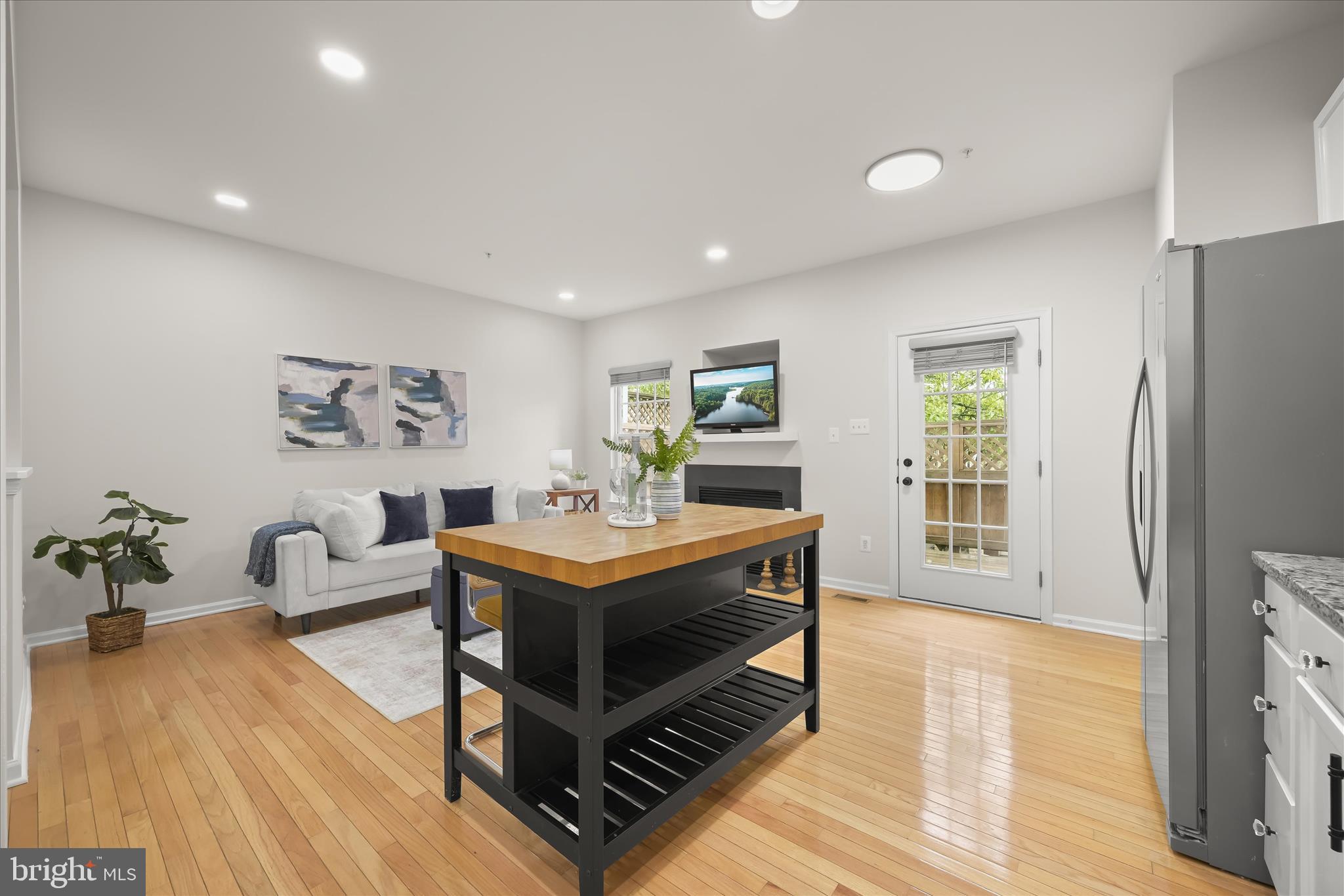 RIVER HILL - Residential