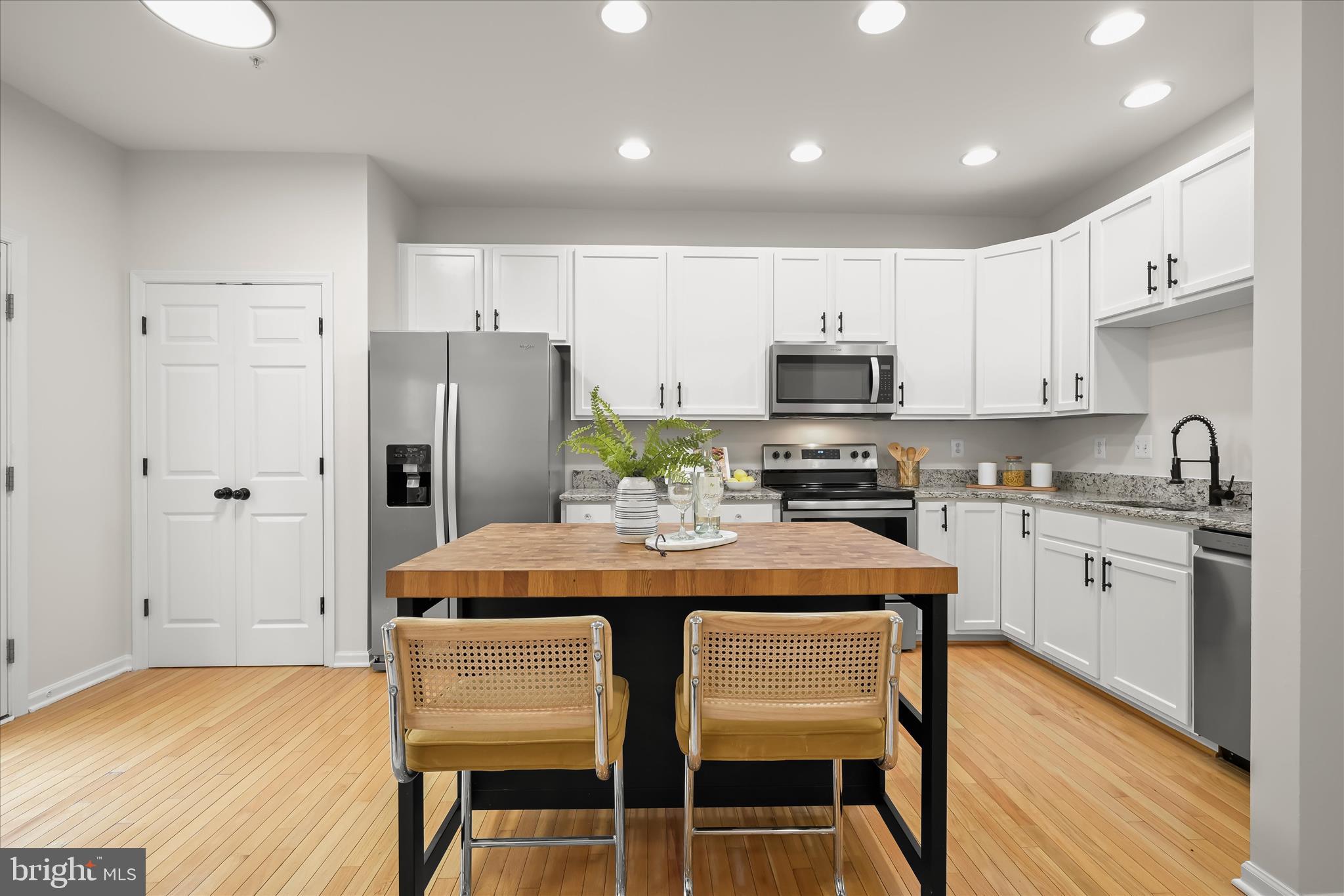 RIVER HILL - Residential
