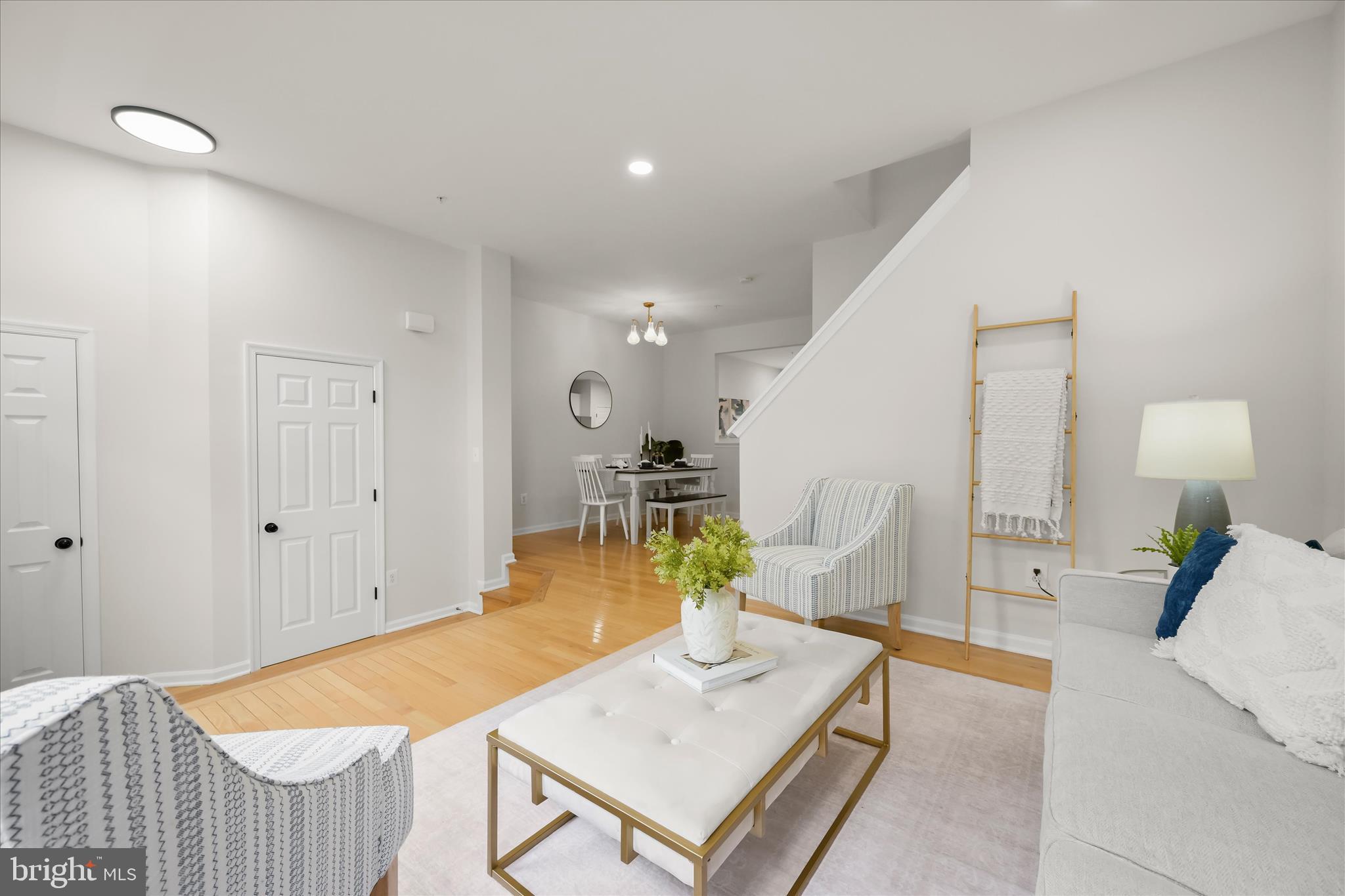 RIVER HILL - Residential