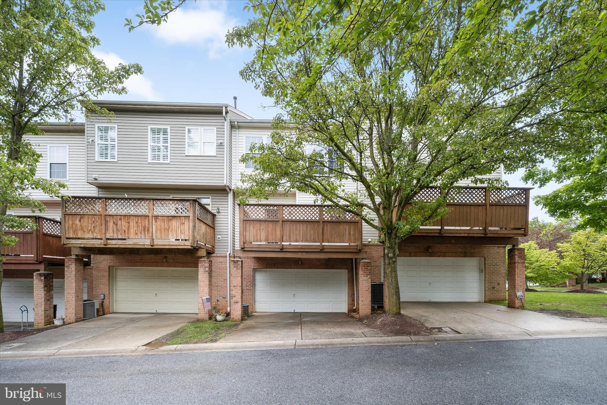 RIVER HILL - Residential