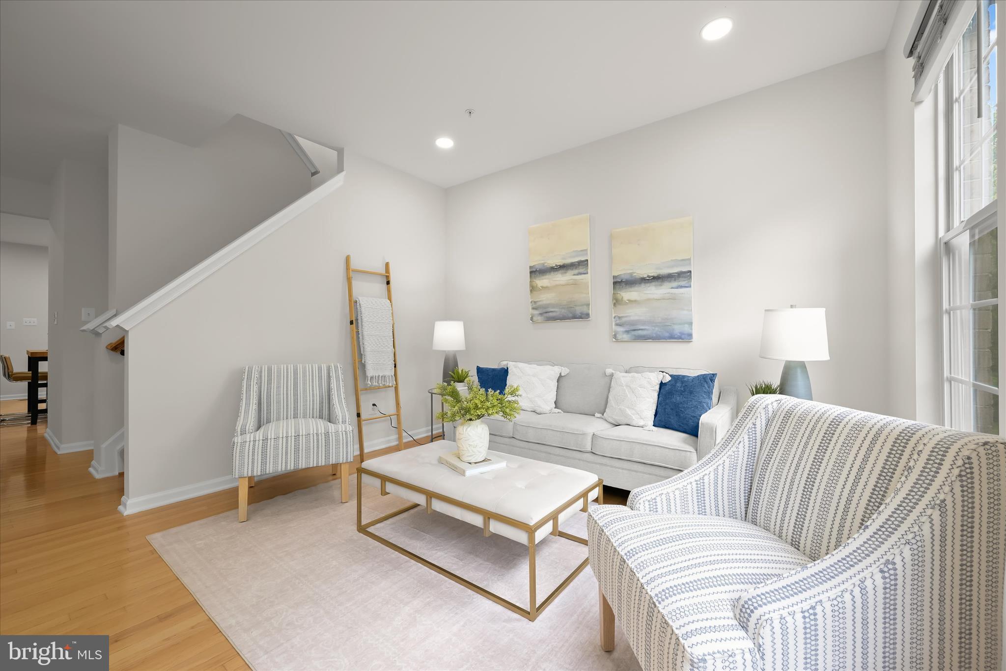 RIVER HILL - Residential