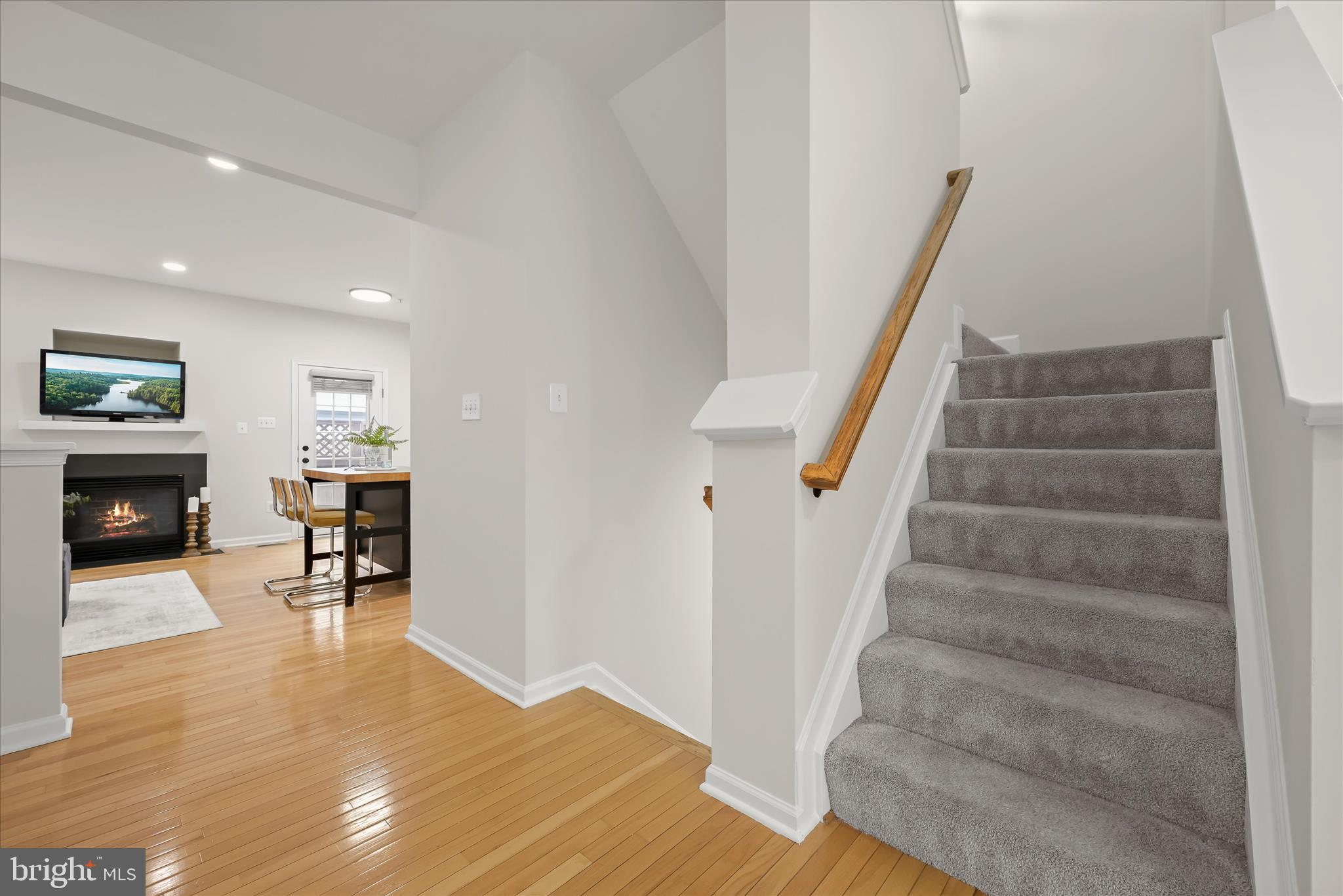 RIVER HILL - Residential