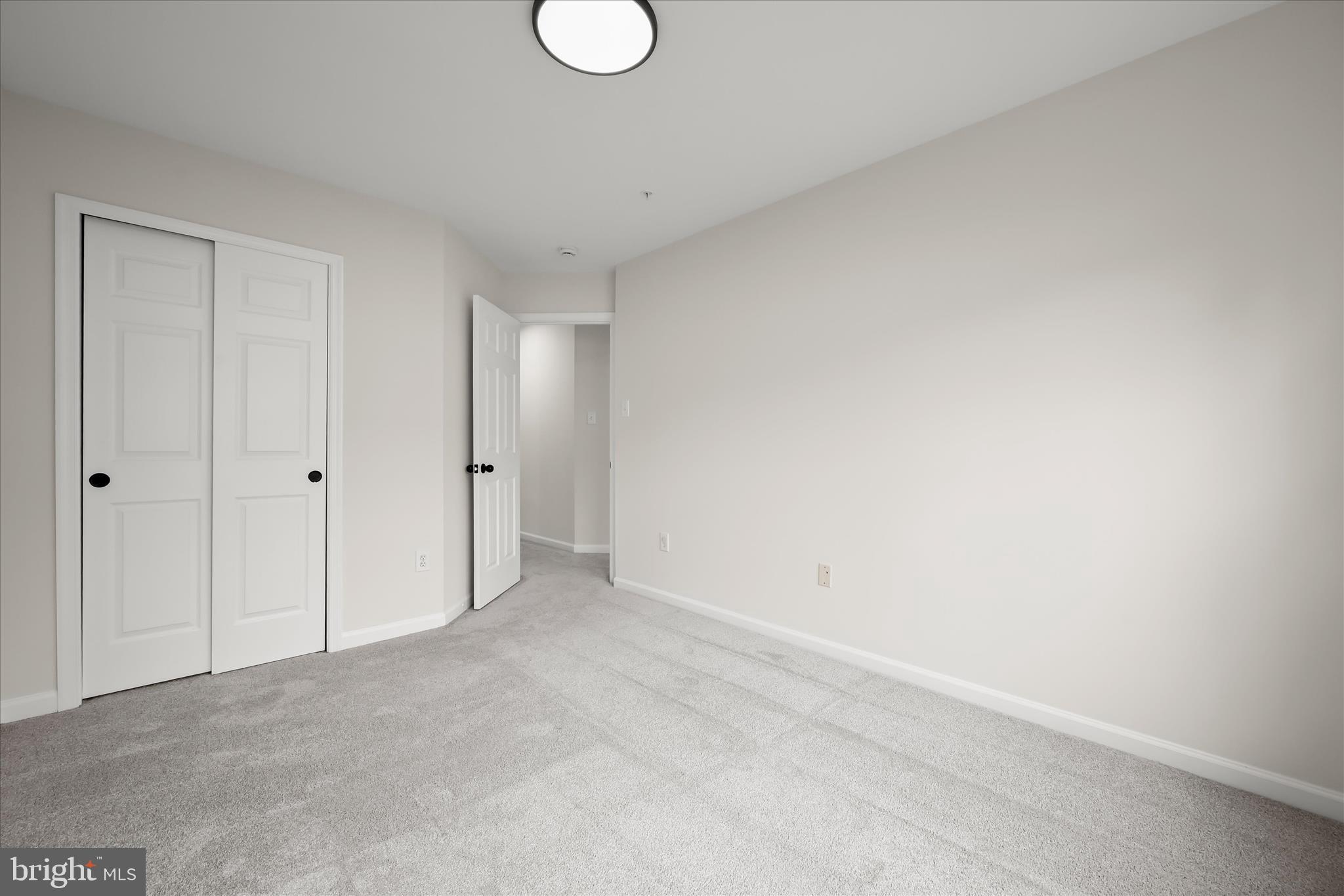 RIVER HILL - Residential