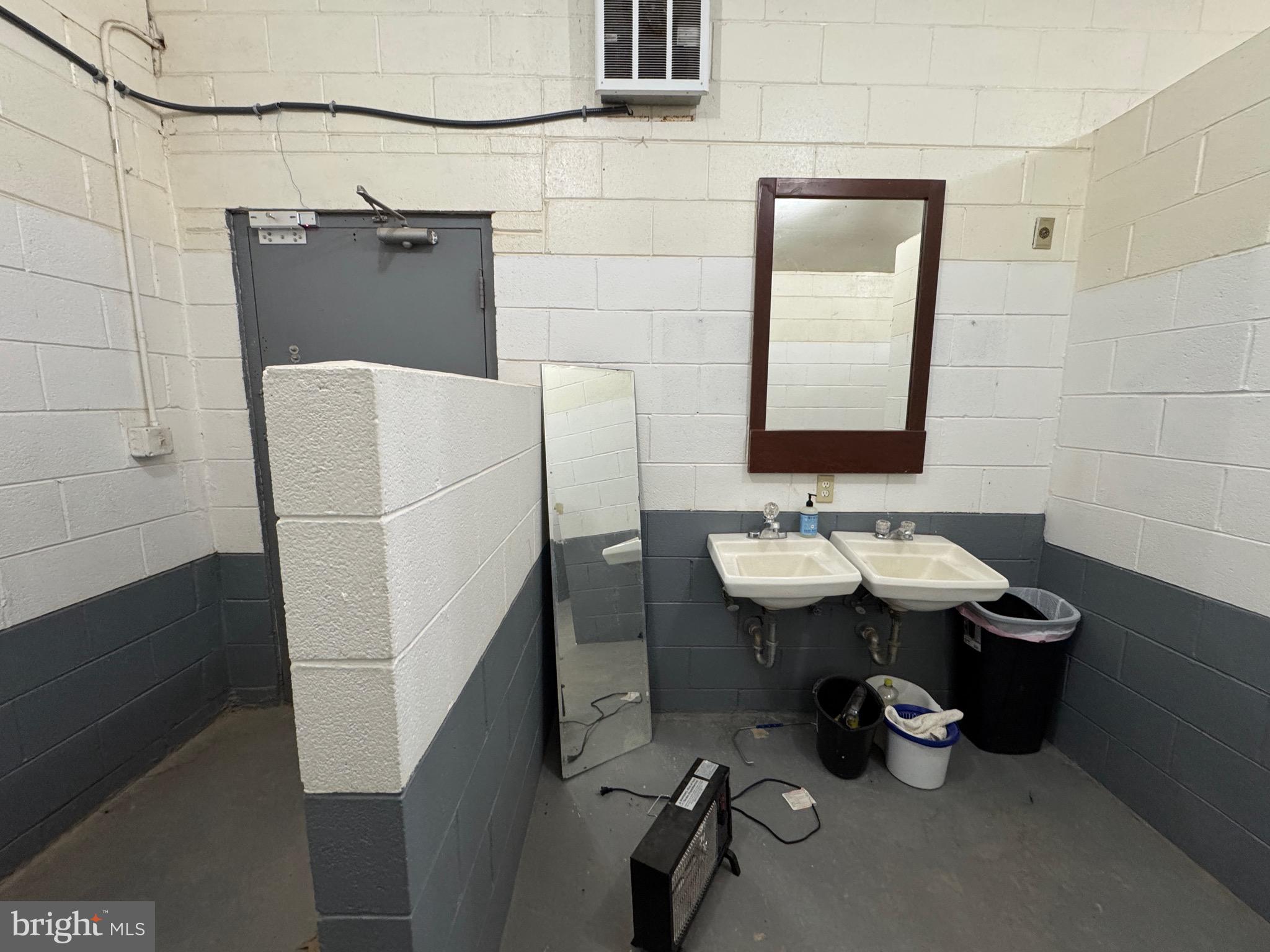 ELK HORN - Residential