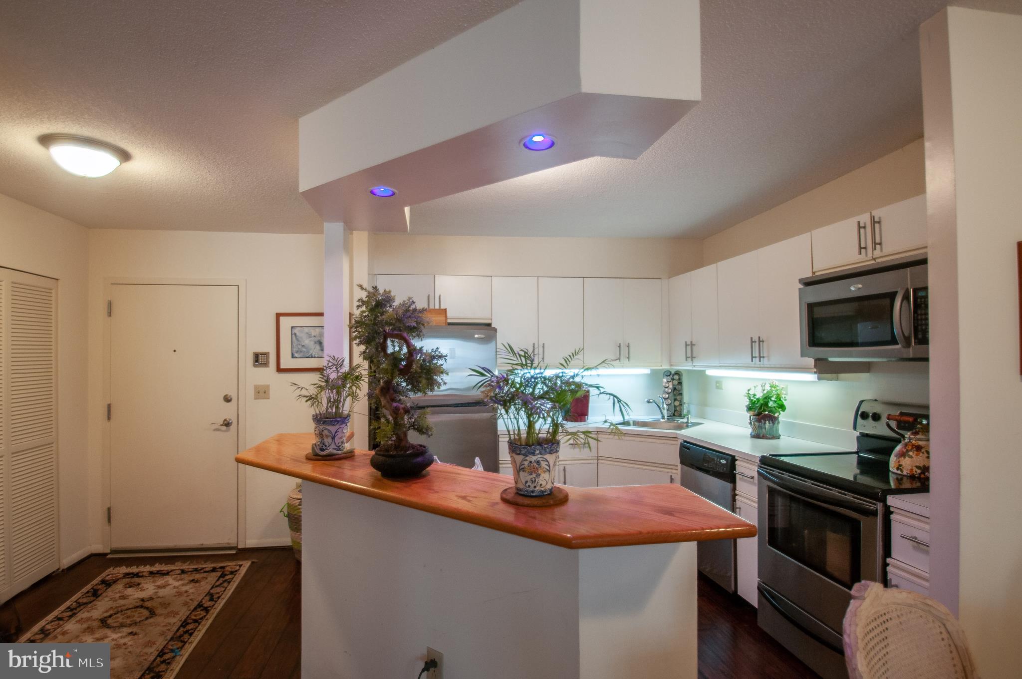 WASHINGTON SQ - Residential Lease