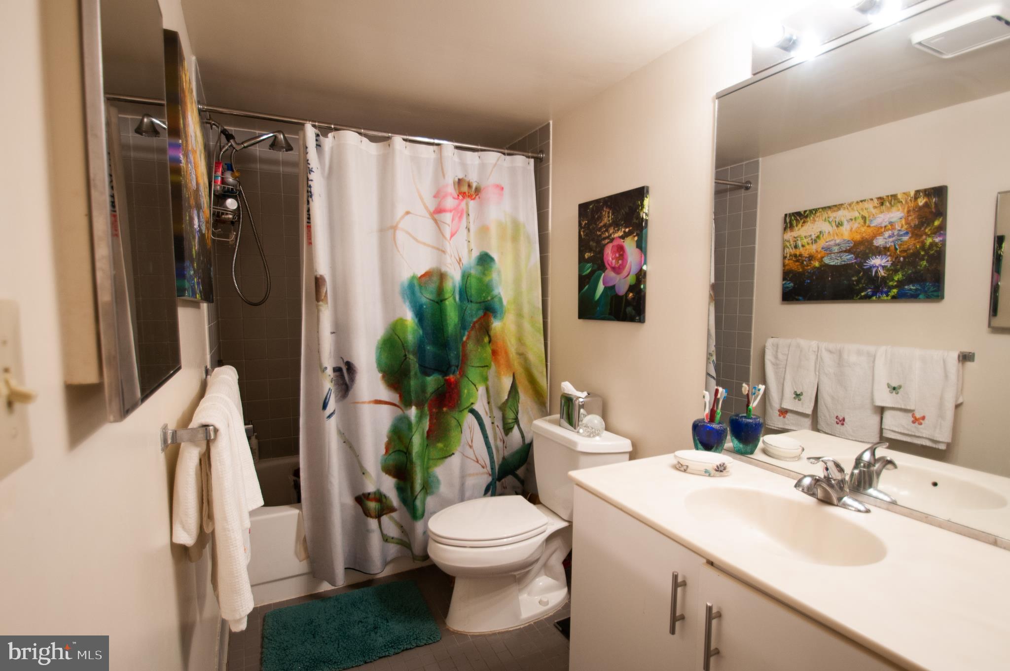 WASHINGTON SQ - Residential Lease