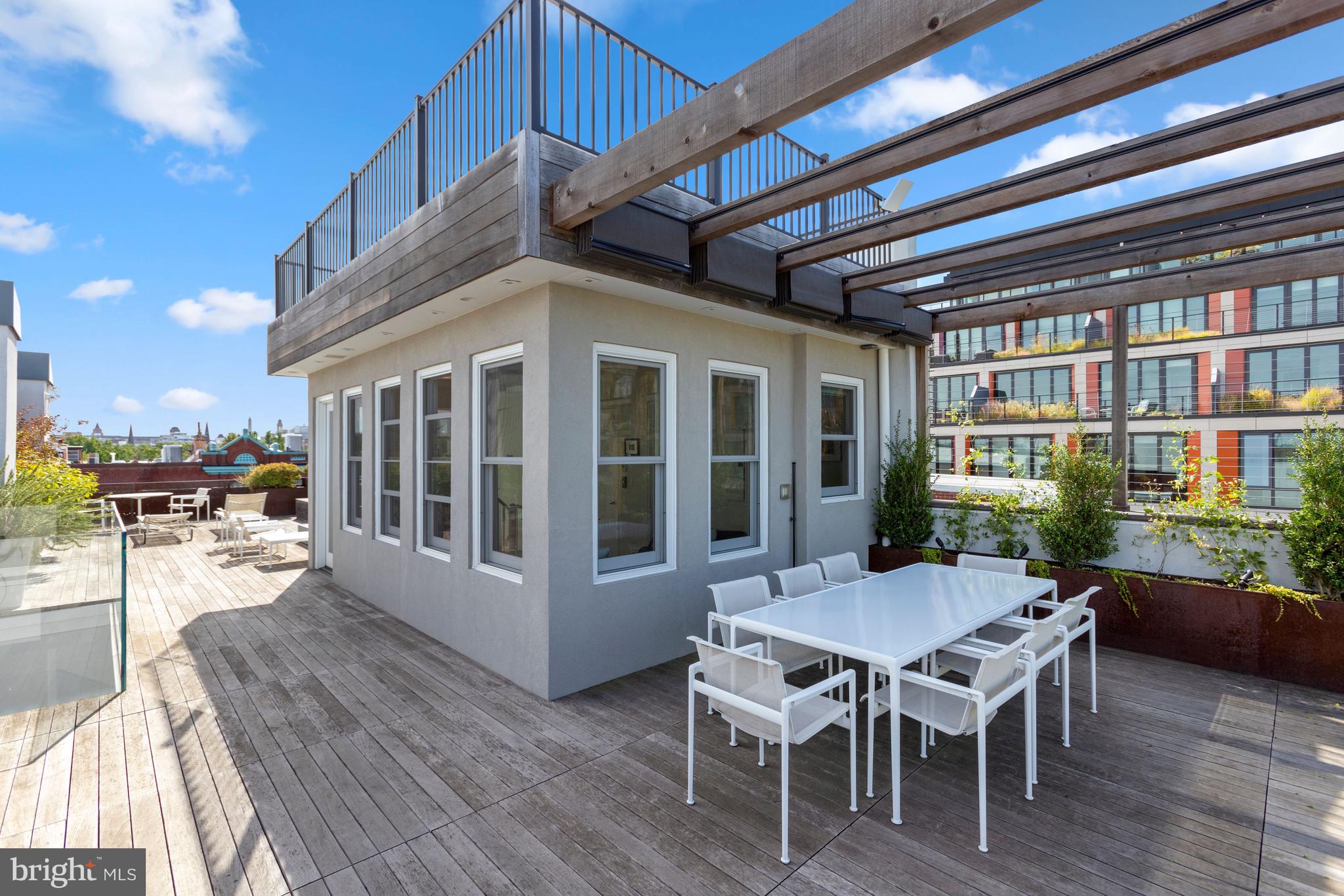 LOGAN CIRCLE - Residential