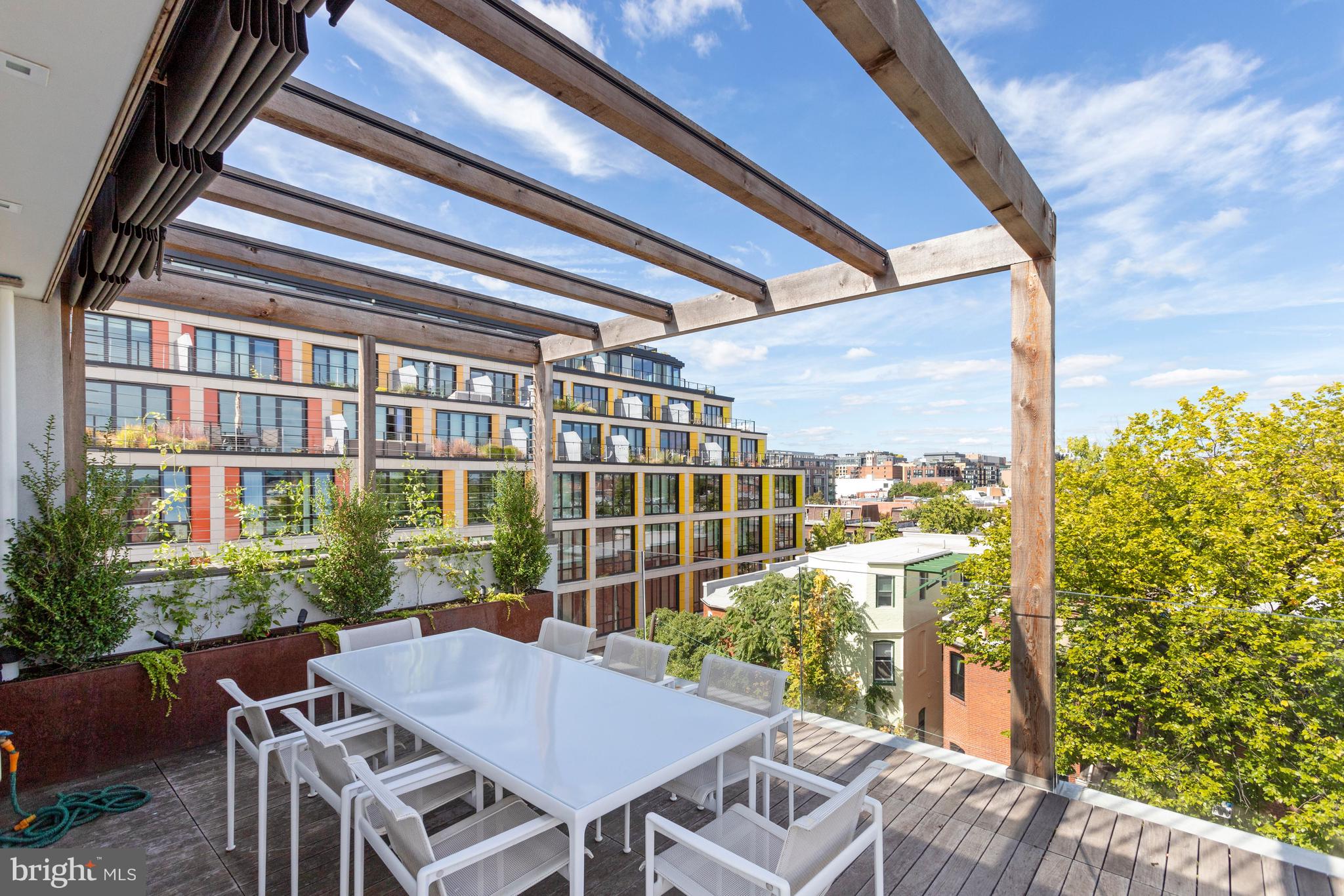 LOGAN CIRCLE - Residential