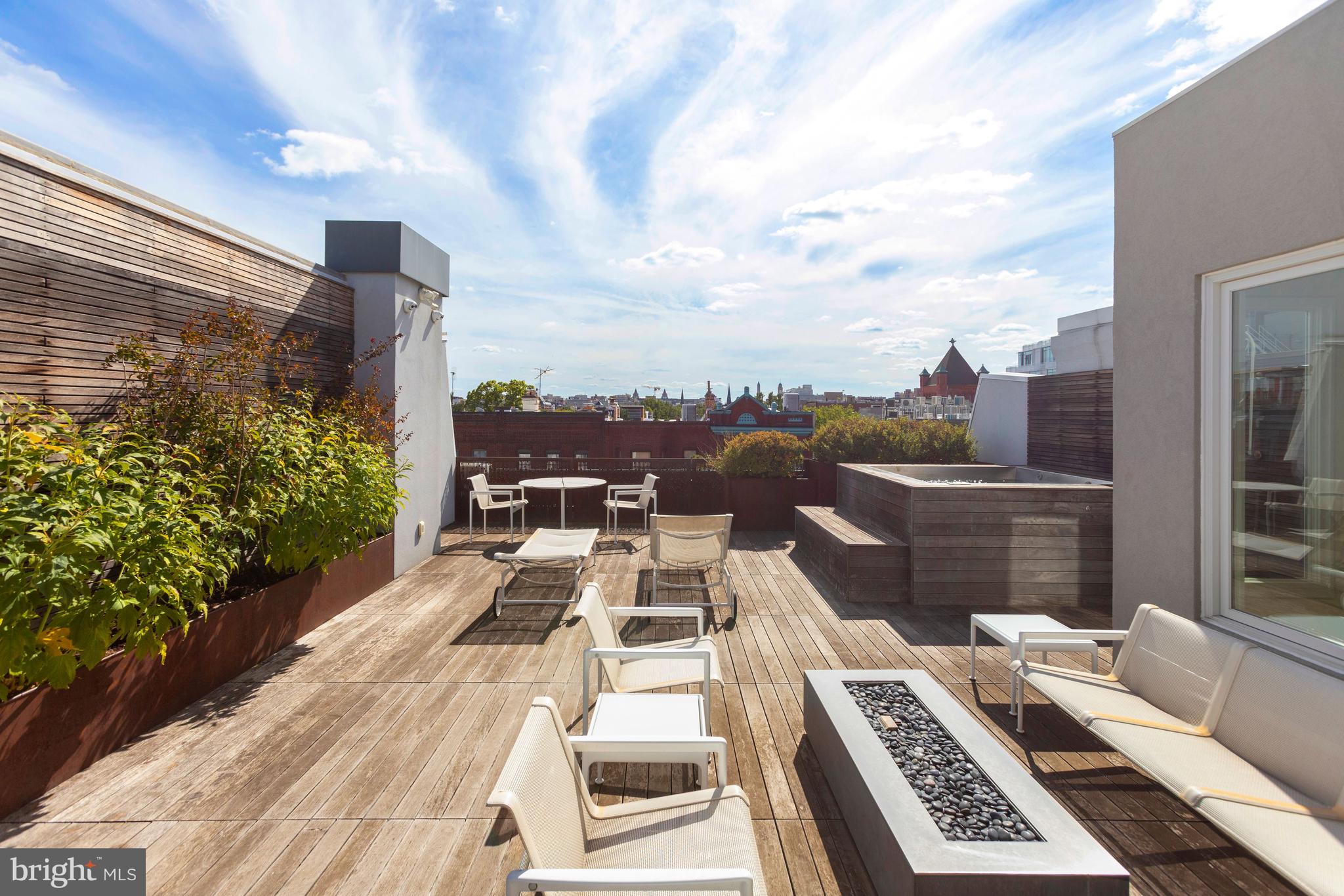 LOGAN CIRCLE - Residential