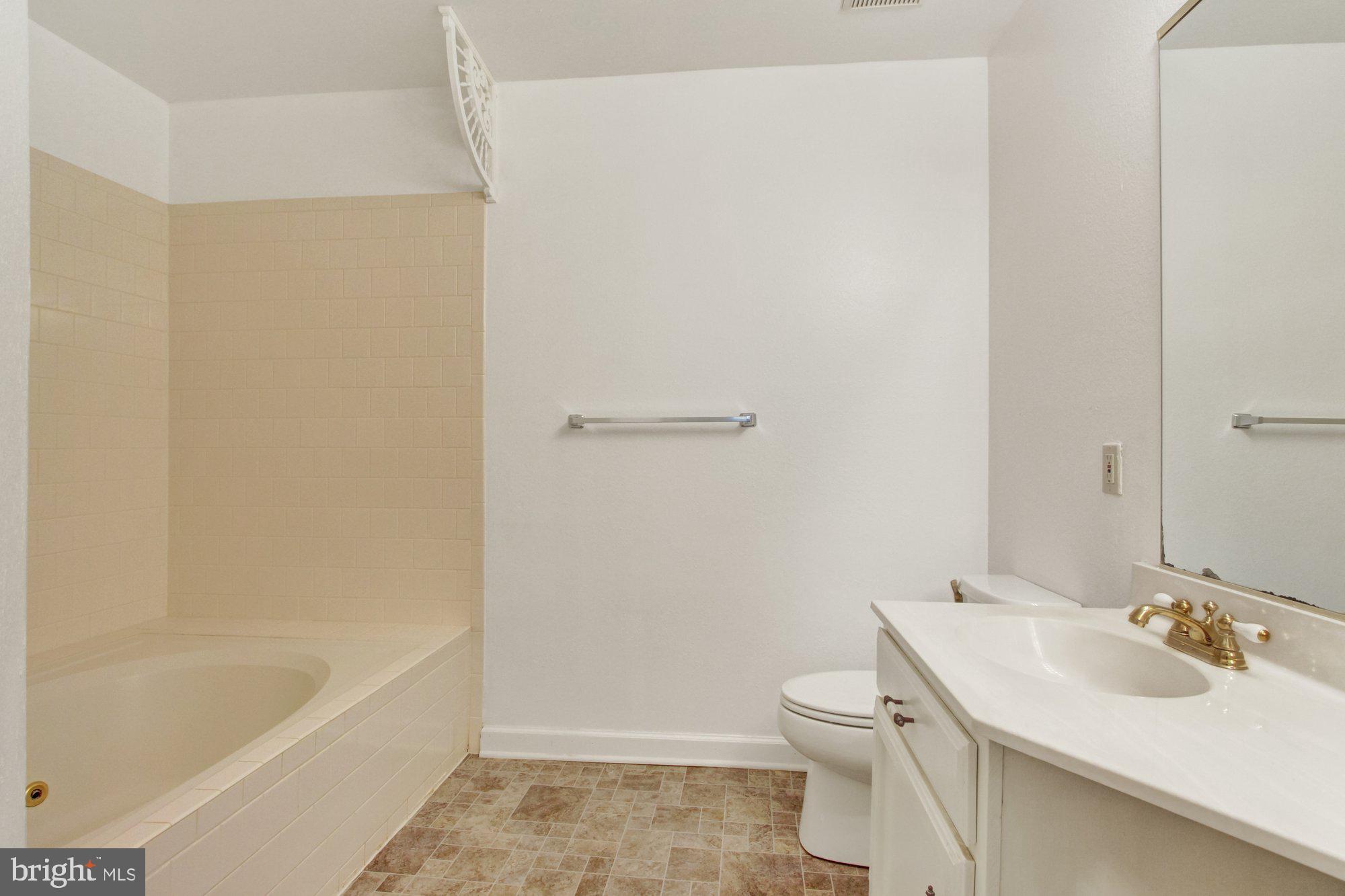 ENGLISH COUNTRY MANOR - Residential