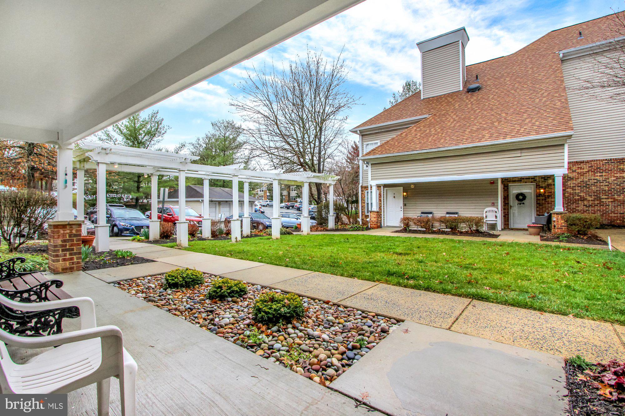 ENGLISH COUNTRY MANOR - Residential