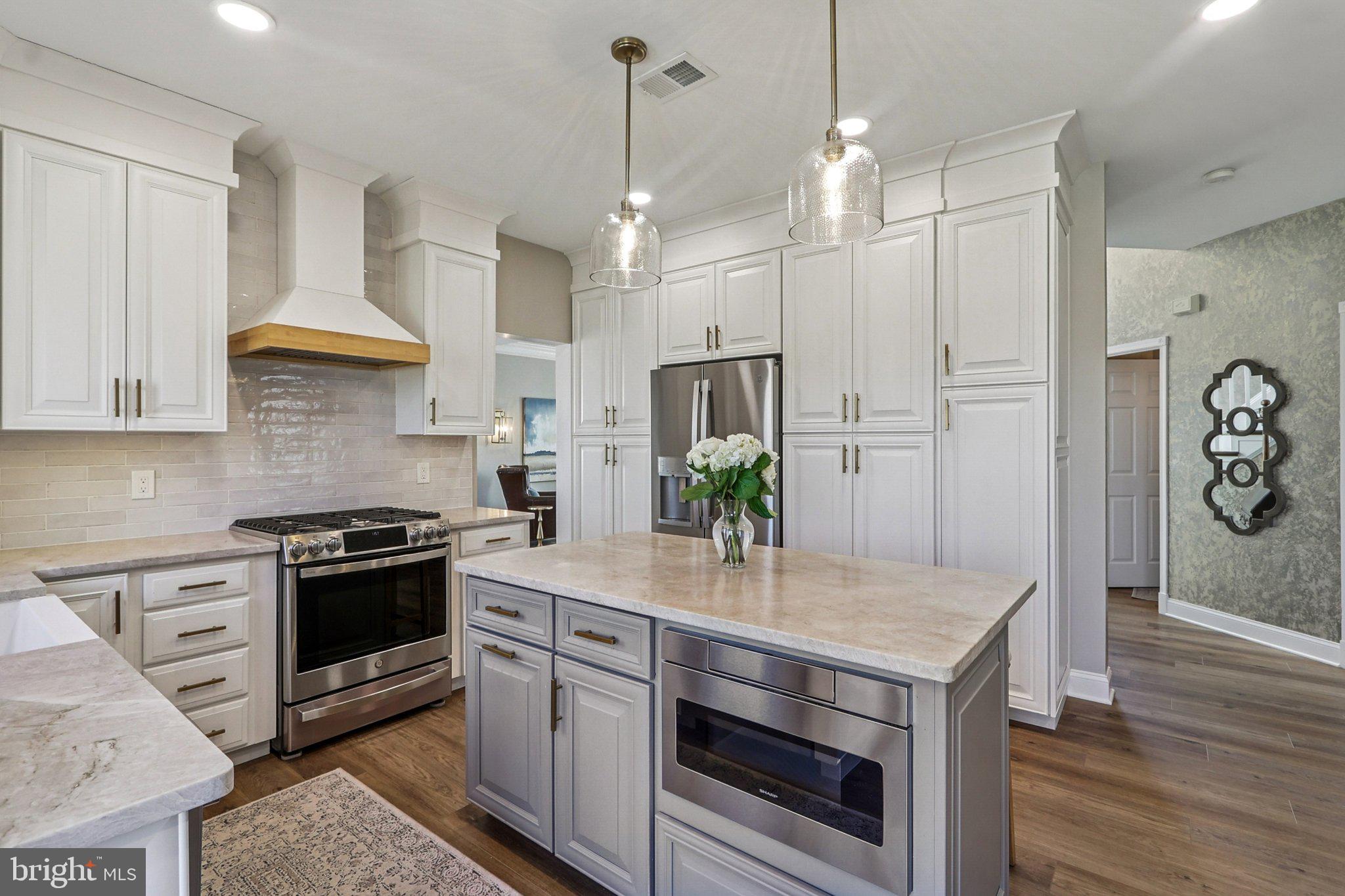 BELMONT COUNTRY CLUB - Residential