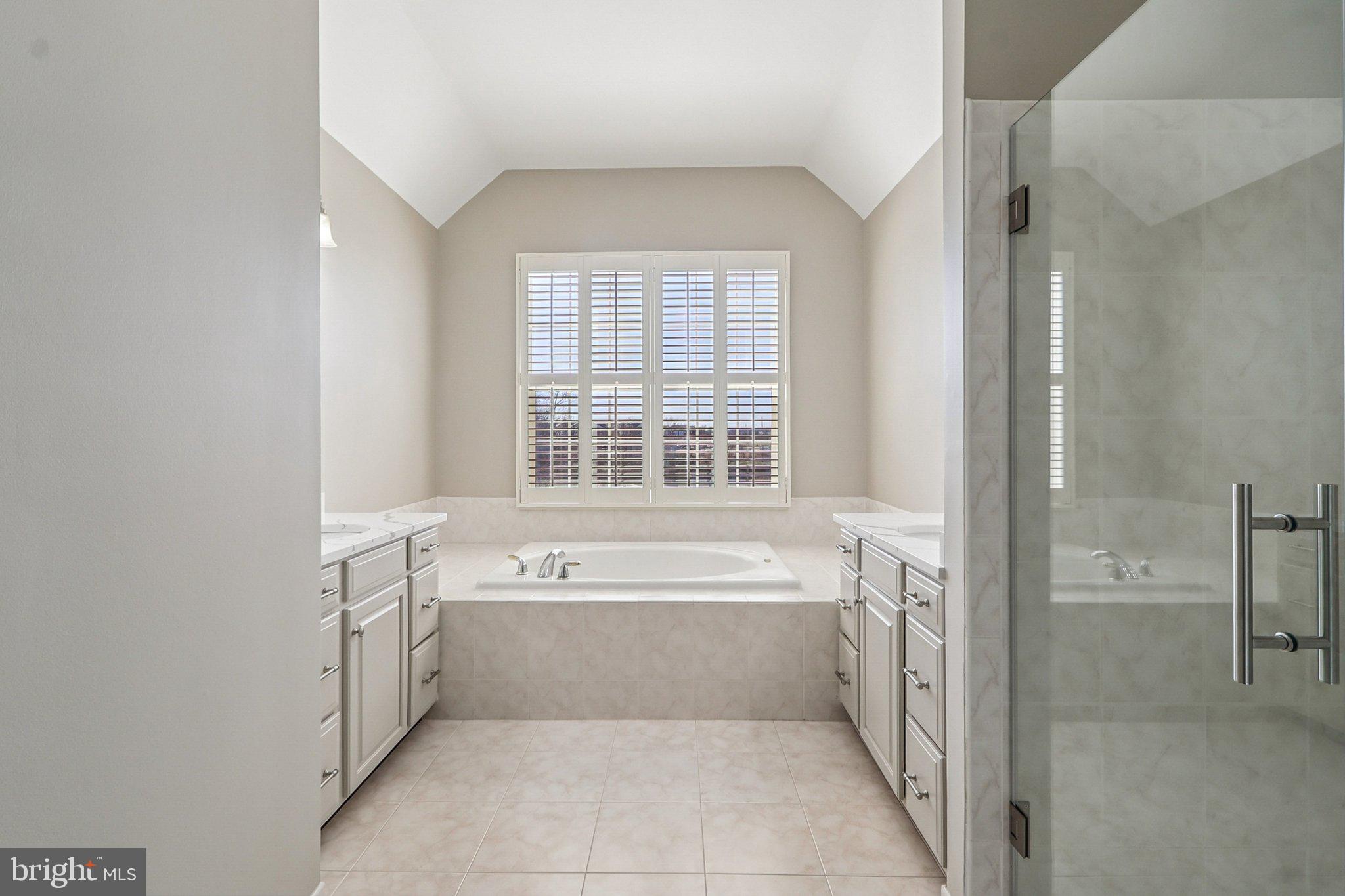 BELMONT COUNTRY CLUB - Residential