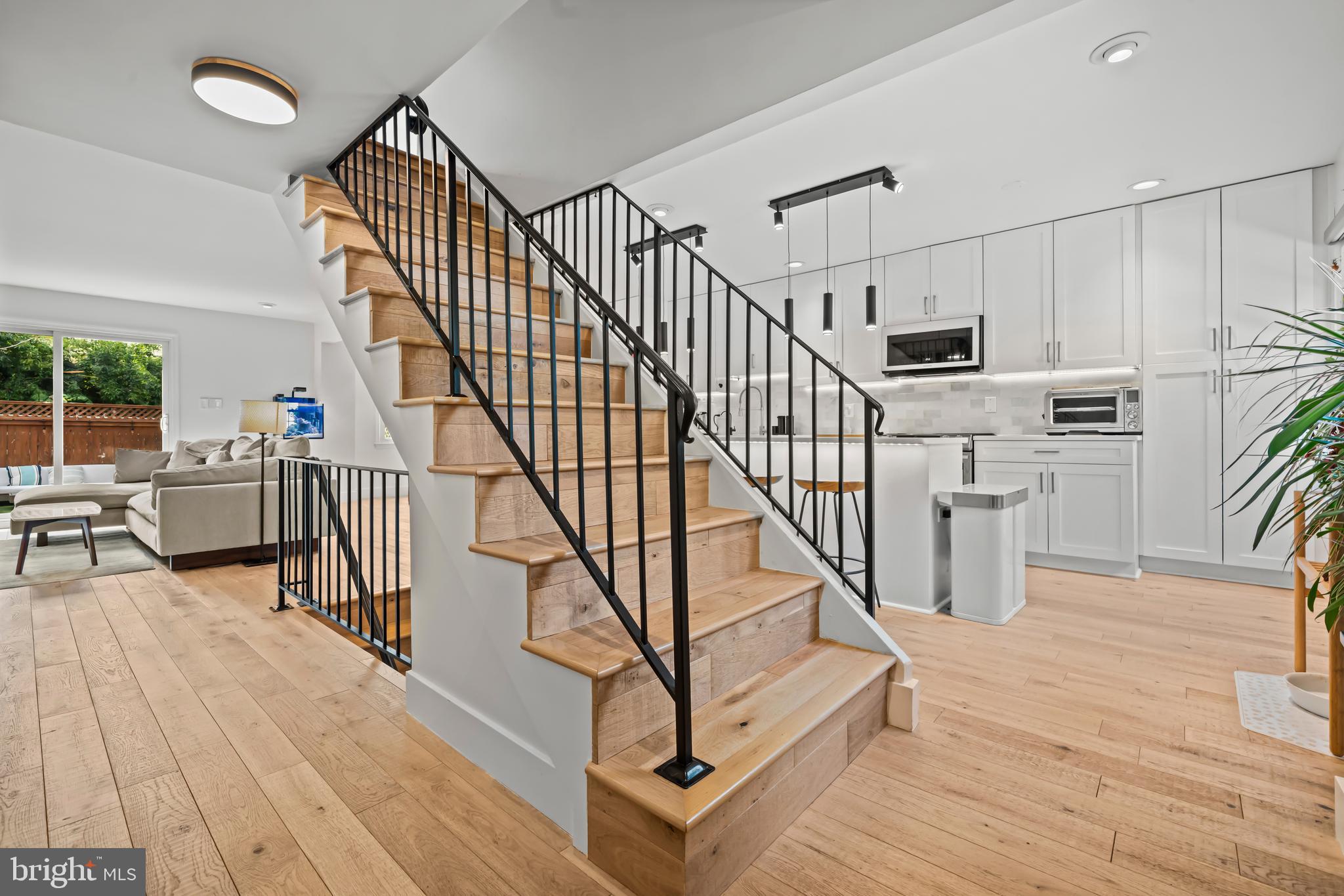 3224 ADAMS COURT