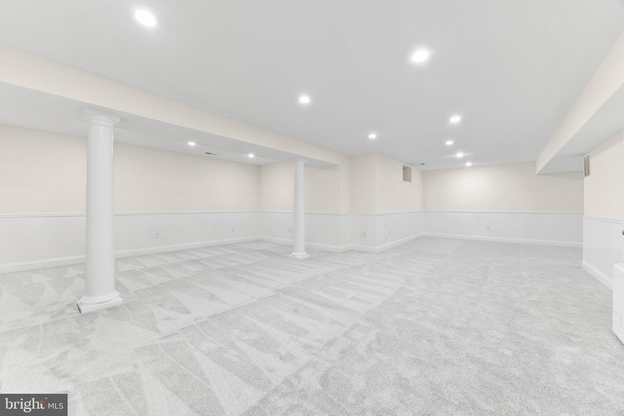 SOUTH RIVER COLONY - Residential