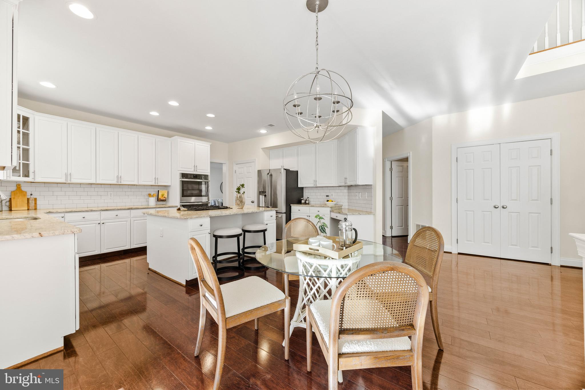 SOUTH RIVER COLONY - Residential