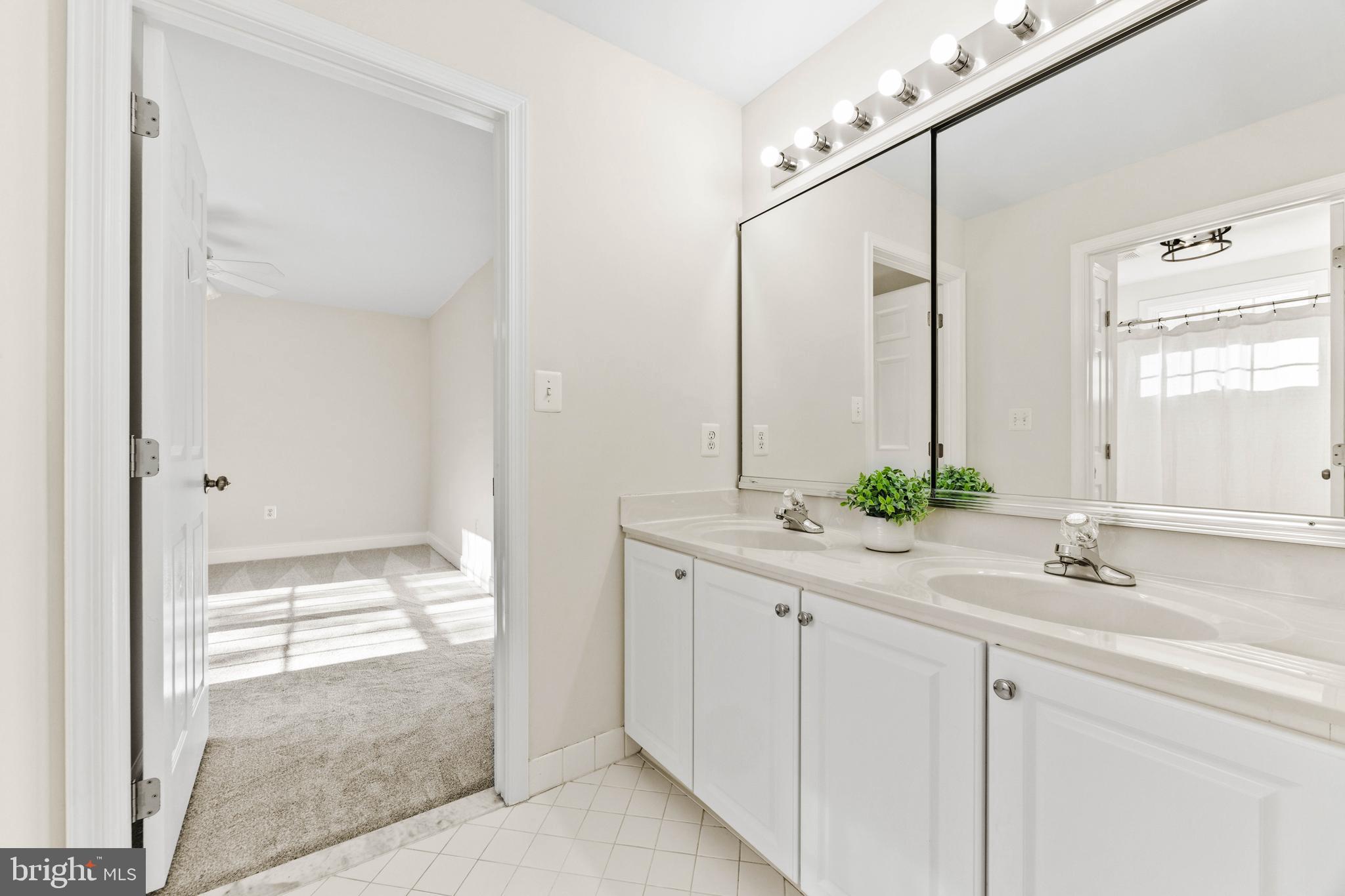 SOUTH RIVER COLONY - Residential