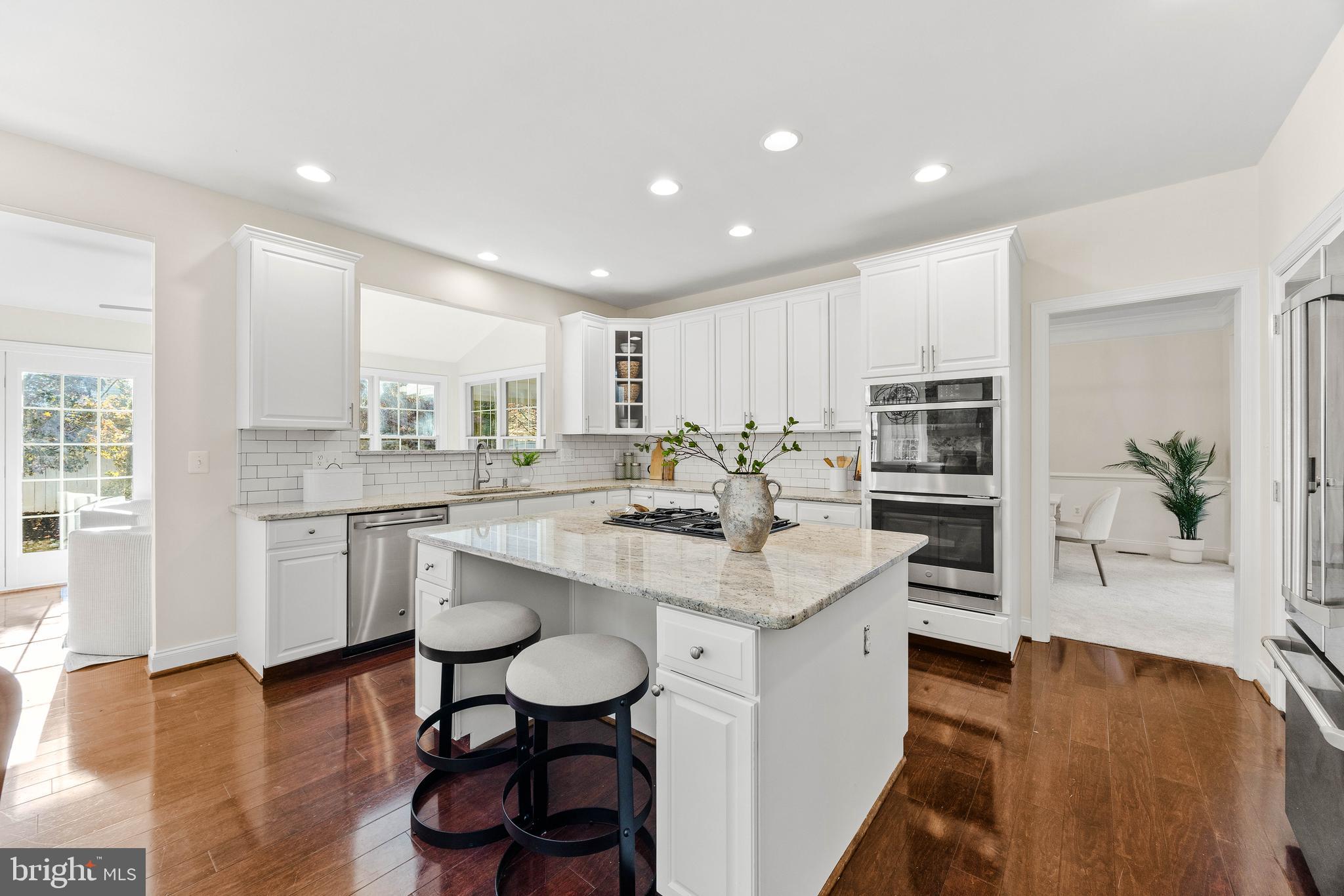 SOUTH RIVER COLONY - Residential