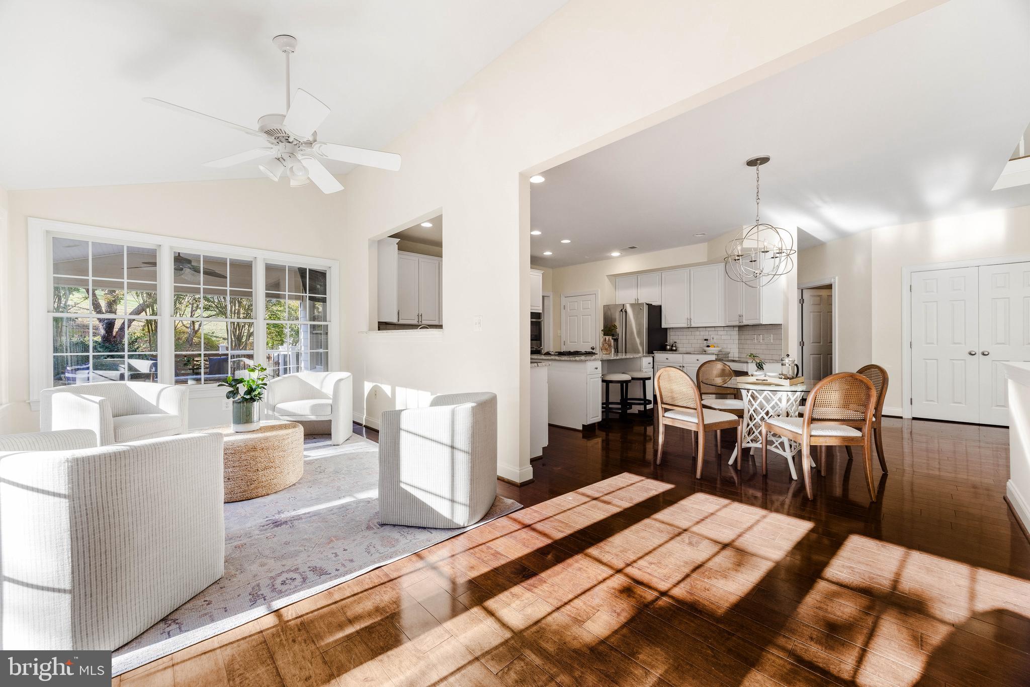 SOUTH RIVER COLONY - Residential