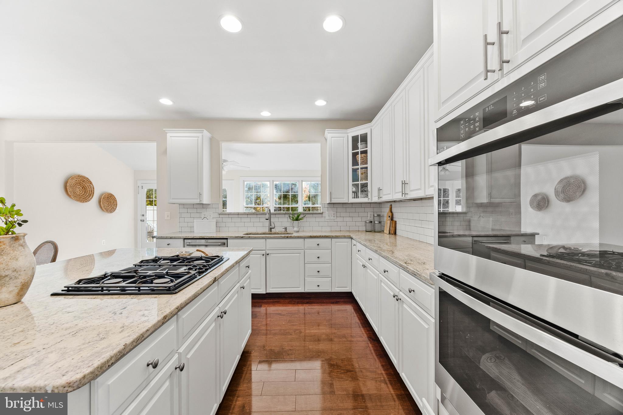 SOUTH RIVER COLONY - Residential