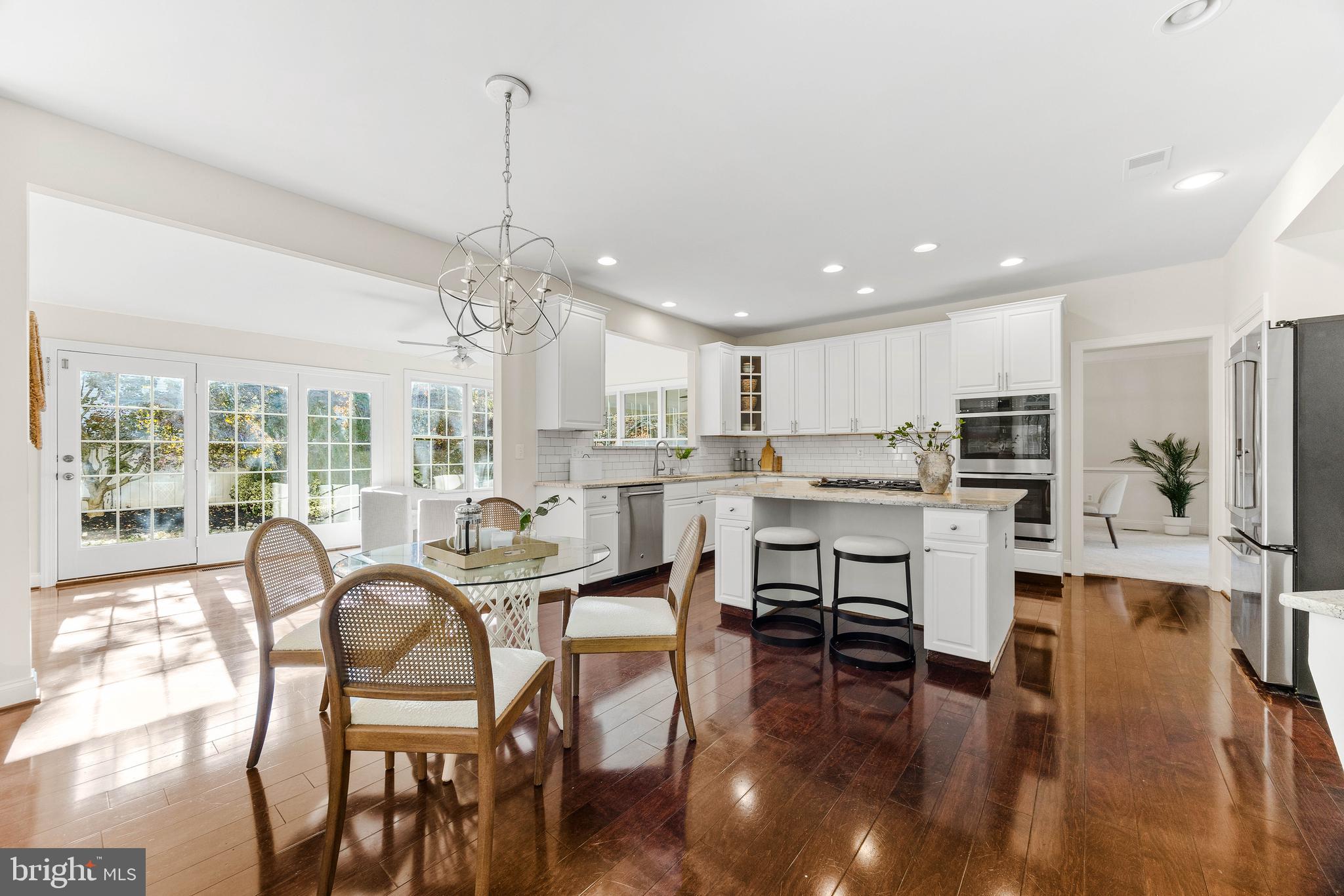 SOUTH RIVER COLONY - Residential