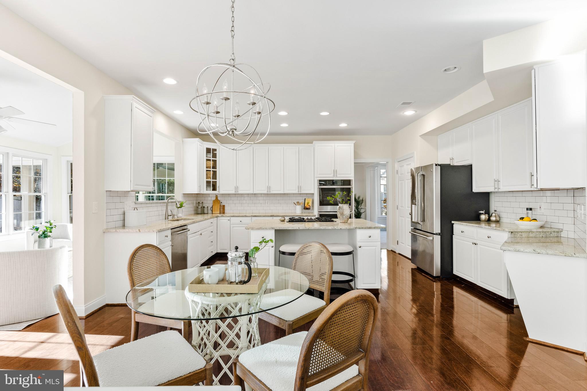 SOUTH RIVER COLONY - Residential