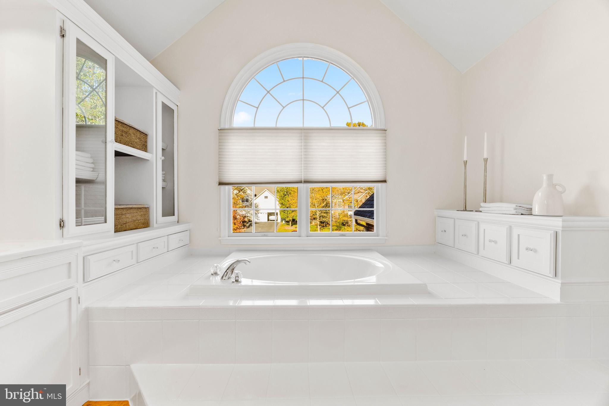 SOUTH RIVER COLONY - Residential