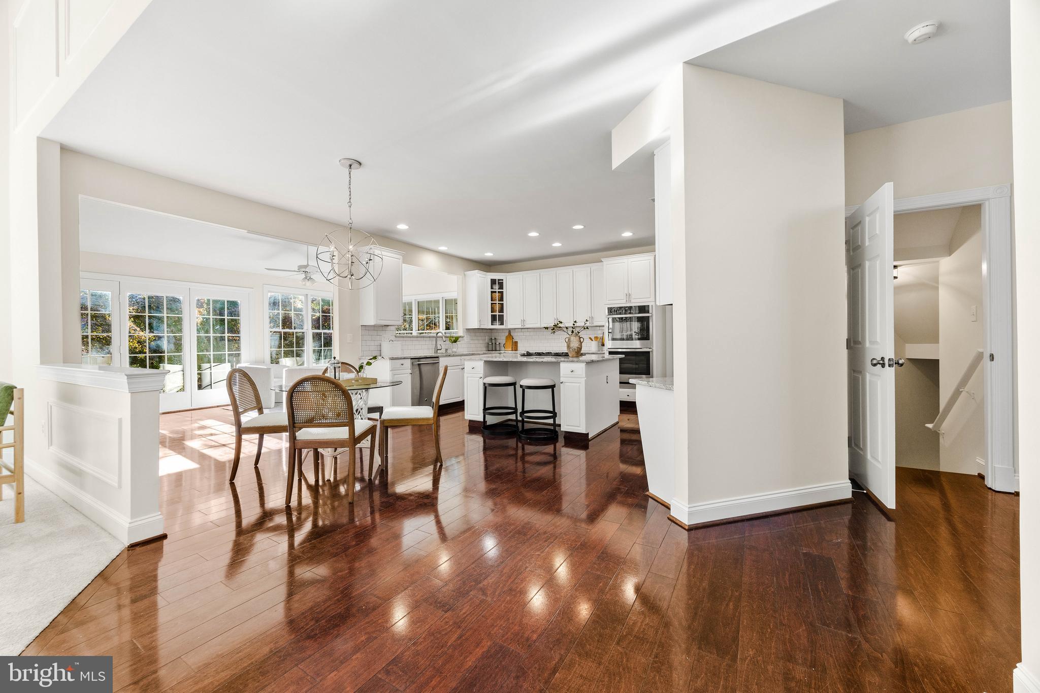 SOUTH RIVER COLONY - Residential