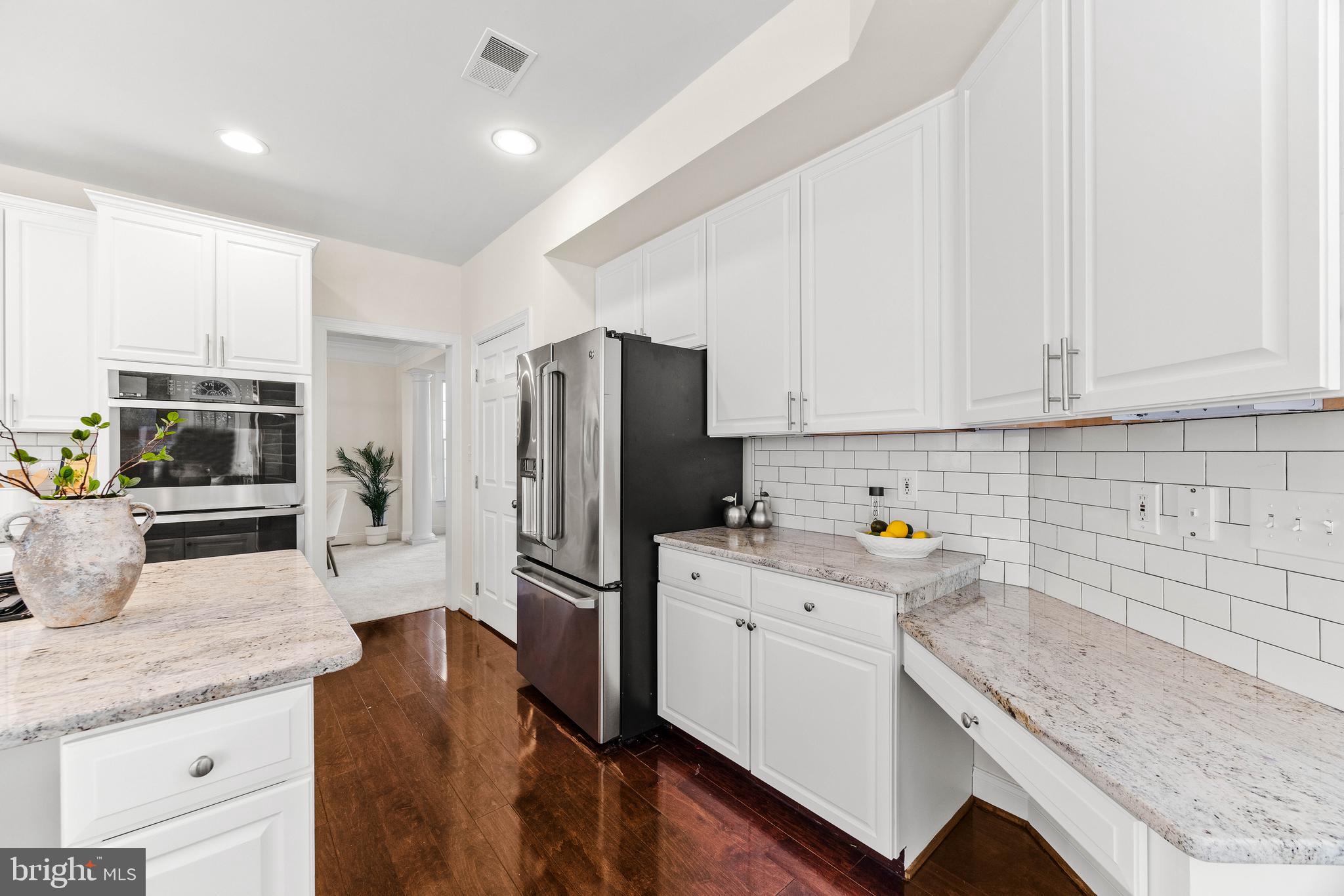 SOUTH RIVER COLONY - Residential