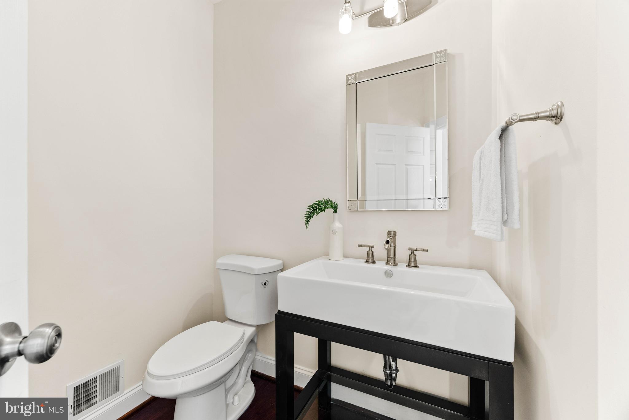 SOUTH RIVER COLONY - Residential