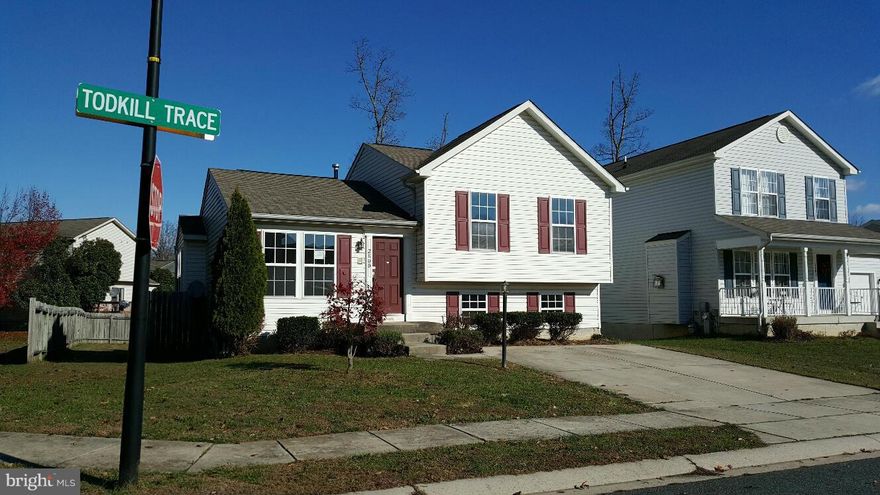 !!! SOLD AS-IS !!! BUYER TO VERIFY HOA.  3 BED 2.5 BATH SPLIT LEVEL IN LORD WILLOUGHBY'S REST.  POSSIBLE 4 BEDROOM.  BUILDER BUMP OUT AND CATHEDRAL CEILINGS.  LARGE FENCED REAR YARD.  IN NEED OF REHAB AND REPAIR.  CALL CSS TO SHOW.  LA TO HOLD EMD.  EMD TO BE IN CERTIFIED FUNDS.  FIRST LOOK PERIOD.