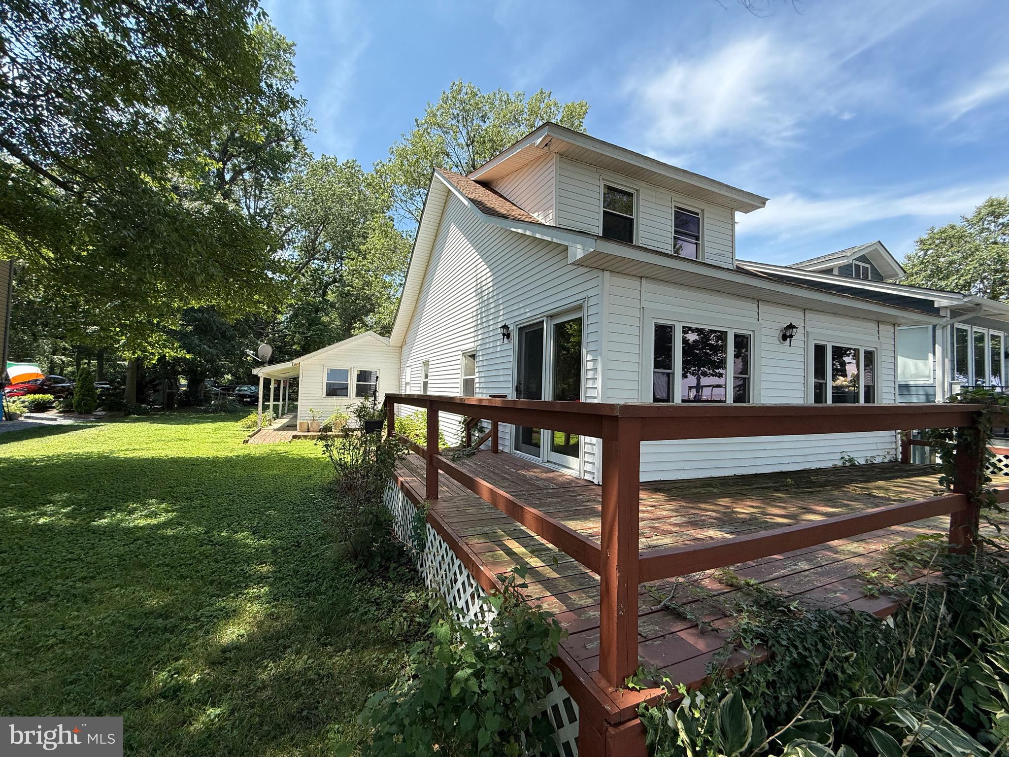 904 BAY FRONT AVENUE