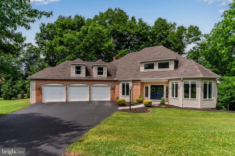 Photo of 125 Foxfire Ln, LEWISBERRY, PA 17339 (MLS # PAYK2105108)