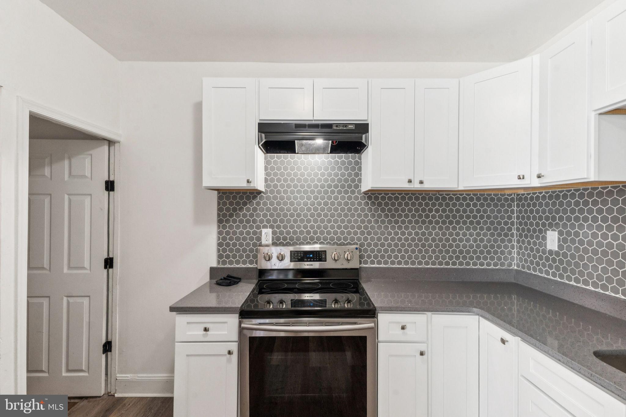 1236 W SERGEANT STREET