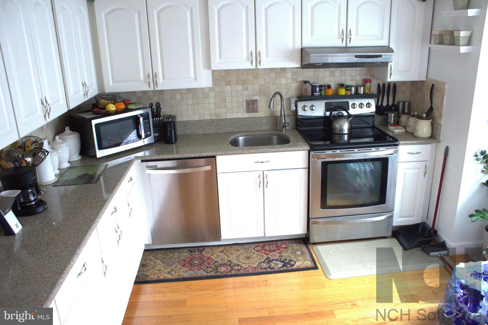1902 VALLEY TERRACE SE