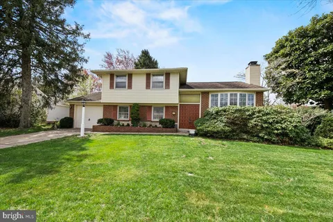 12 Green Tree Road, Stratford, NJ MLS: NJCD2089358