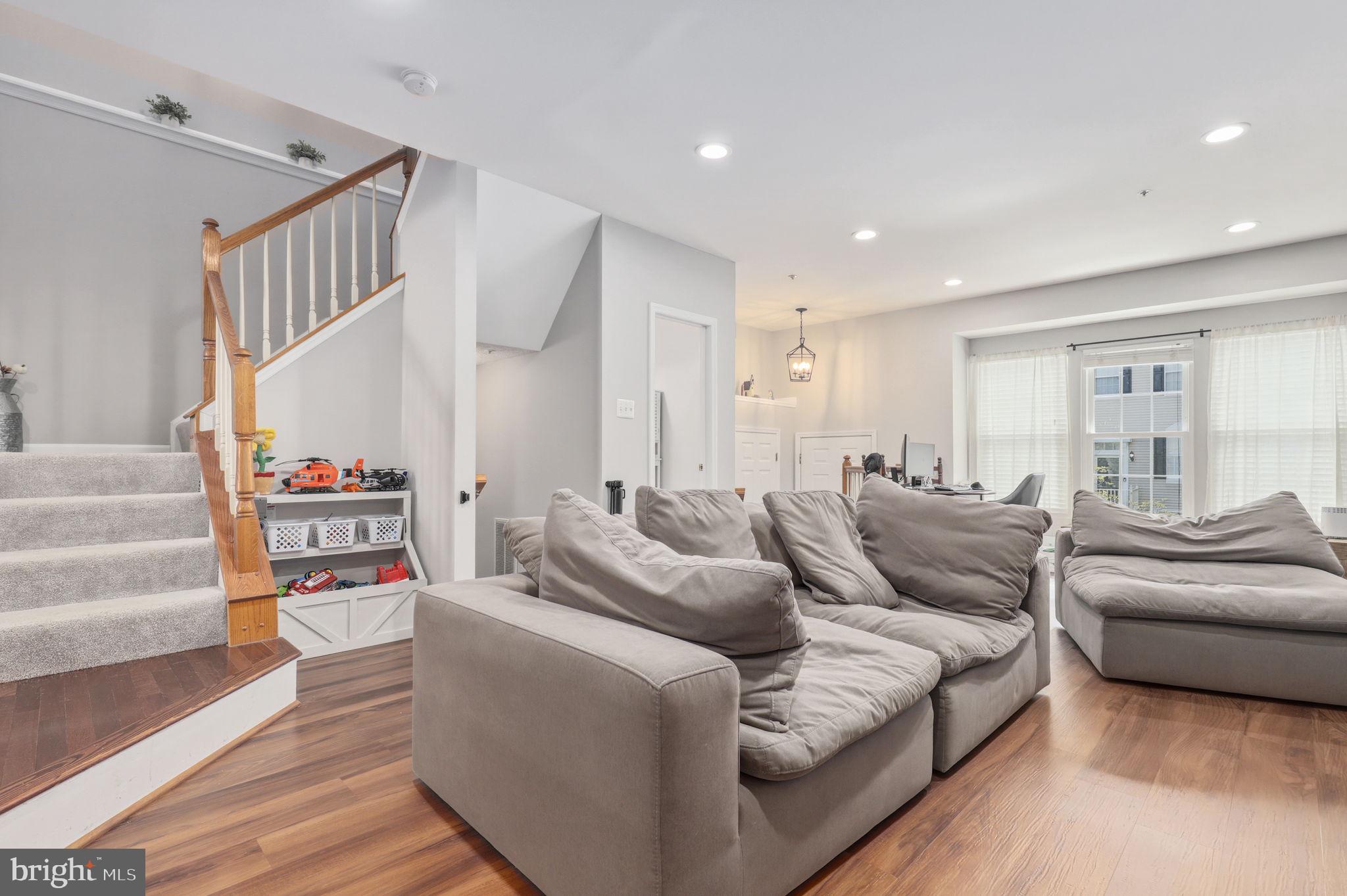 18639 CLOVERCREST CIRCLE