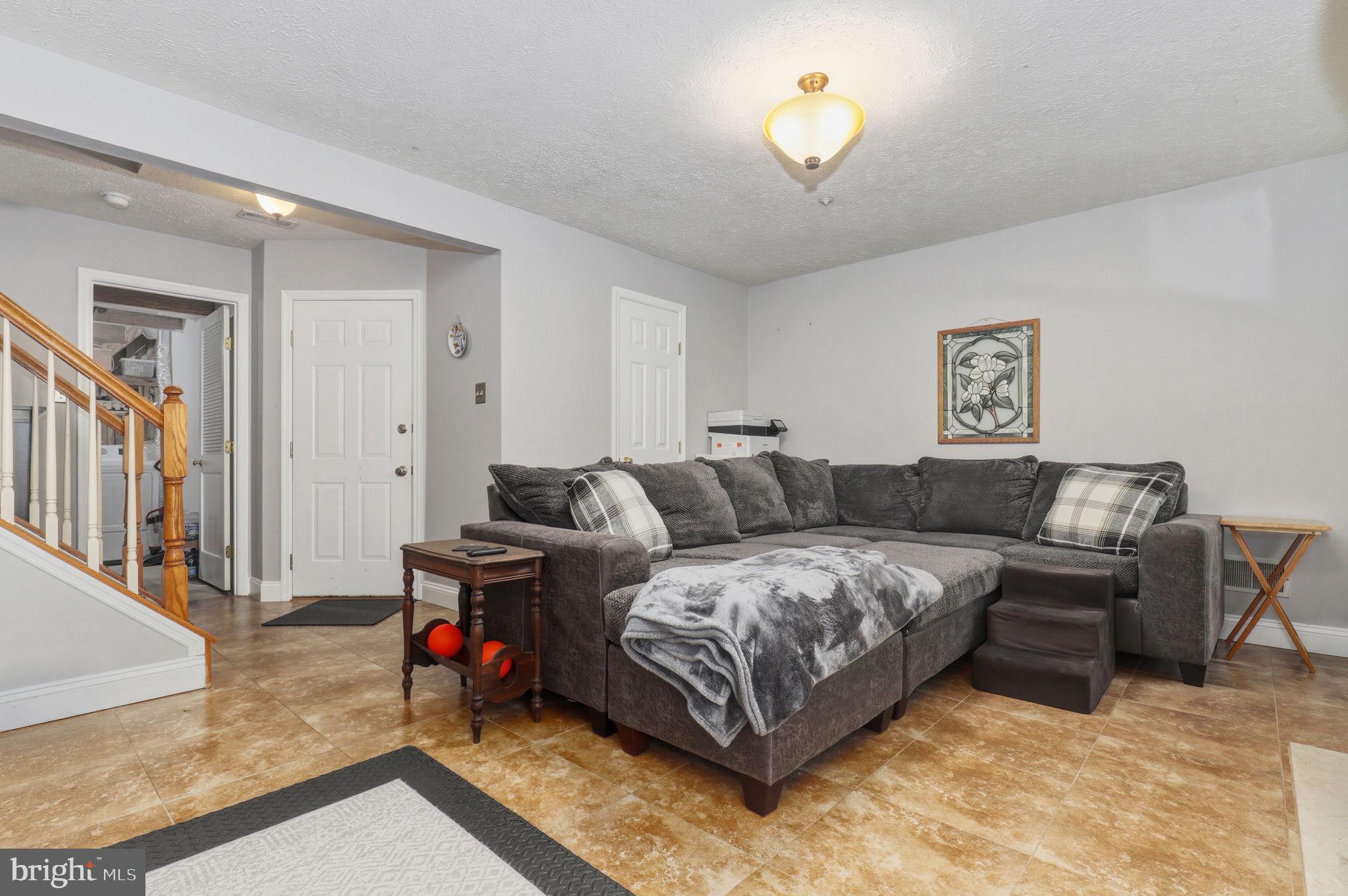 JAMES CREEK - Residential