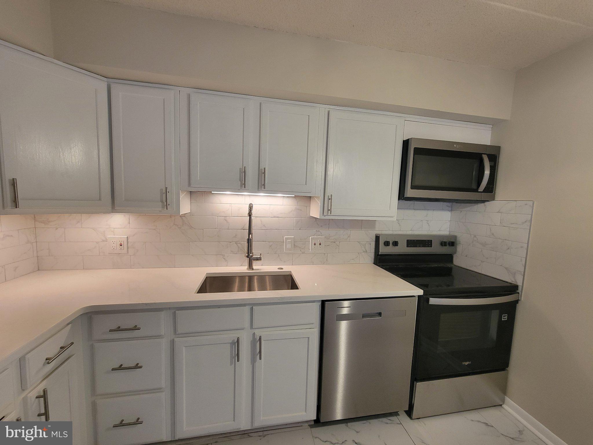VALLEY FORGE TOWER - Residential