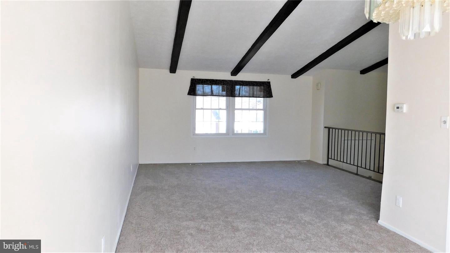 8627 SAXON CIRCLE