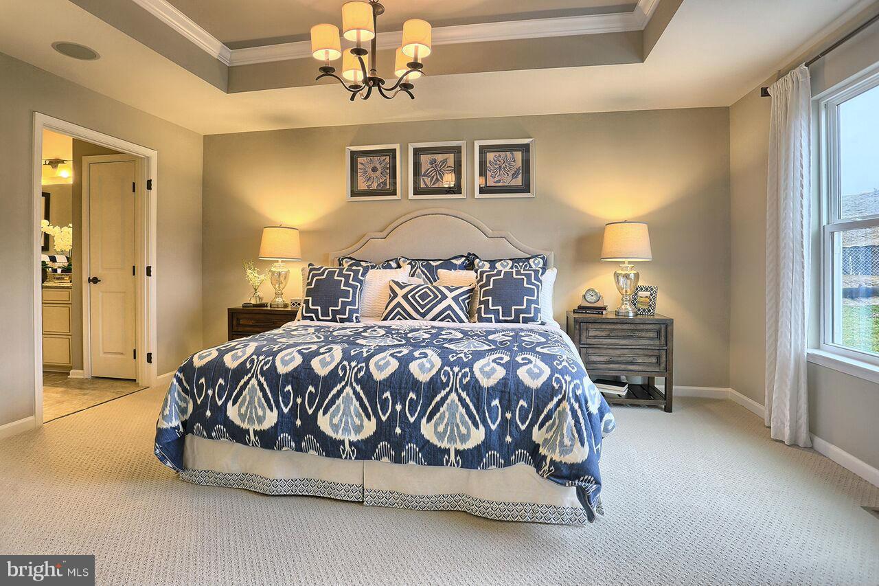 CREEKSIDE VILLAGE - Residential