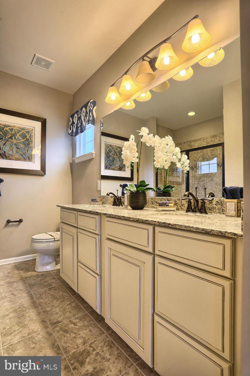 CREEKSIDE VILLAGE - Residential