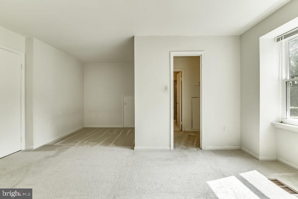 FAIRFAX PLAZA TOWNHOUSES - Residential Lease