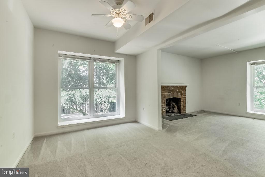 FAIRFAX PLAZA TOWNHOUSES - Residential Lease