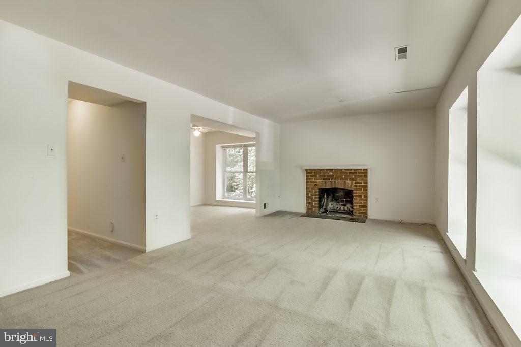 FAIRFAX PLAZA TOWNHOUSES - Residential Lease