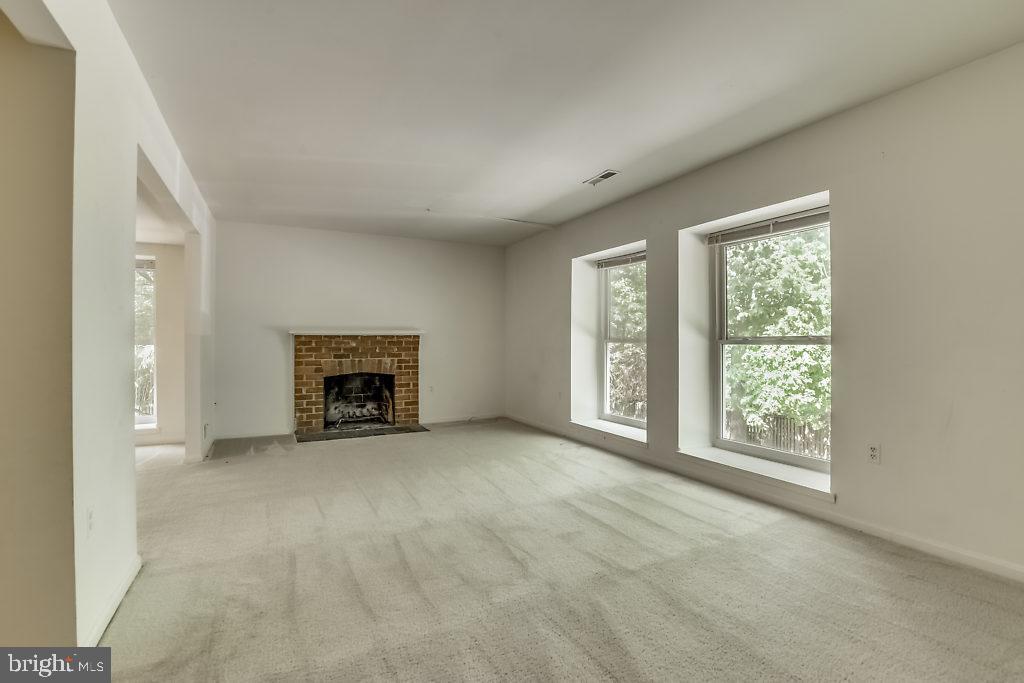 FAIRFAX PLAZA TOWNHOUSES - Residential Lease