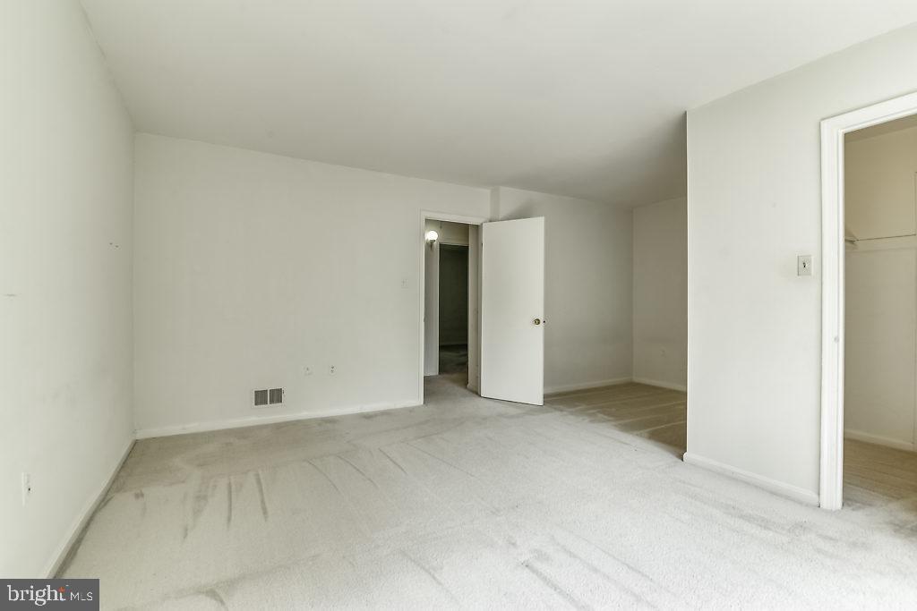 FAIRFAX PLAZA TOWNHOUSES - Residential Lease