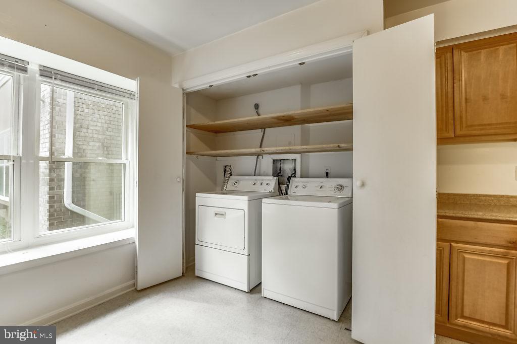 FAIRFAX PLAZA TOWNHOUSES - Residential Lease